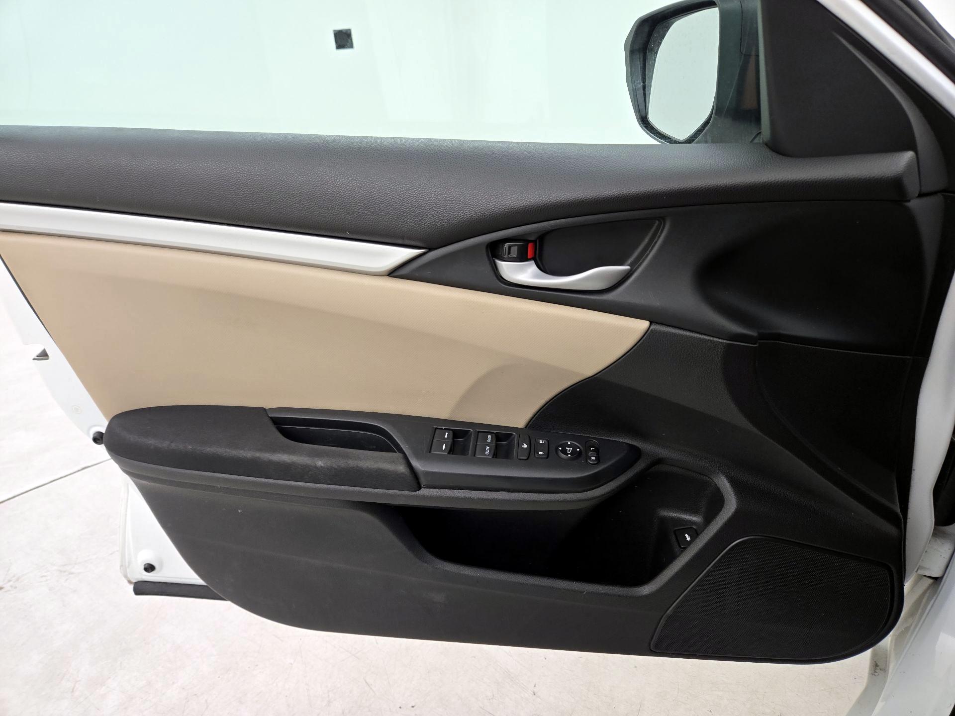 Thumbnail: 2016 Honda Civic - 12