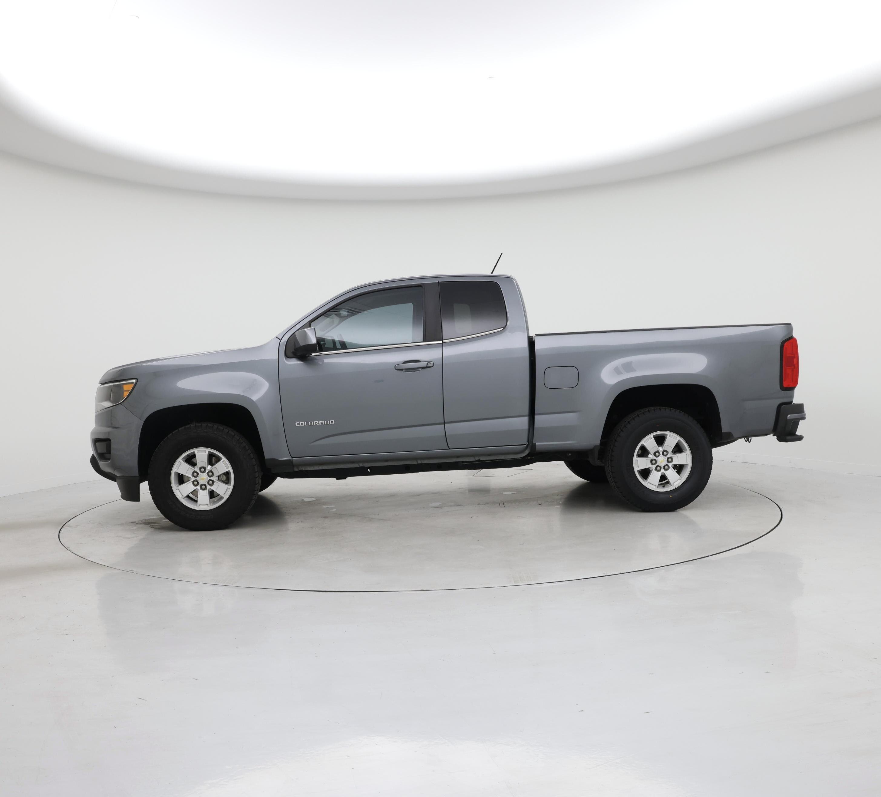 Thumbnail: 2019 Chevrolet Colorado - 3