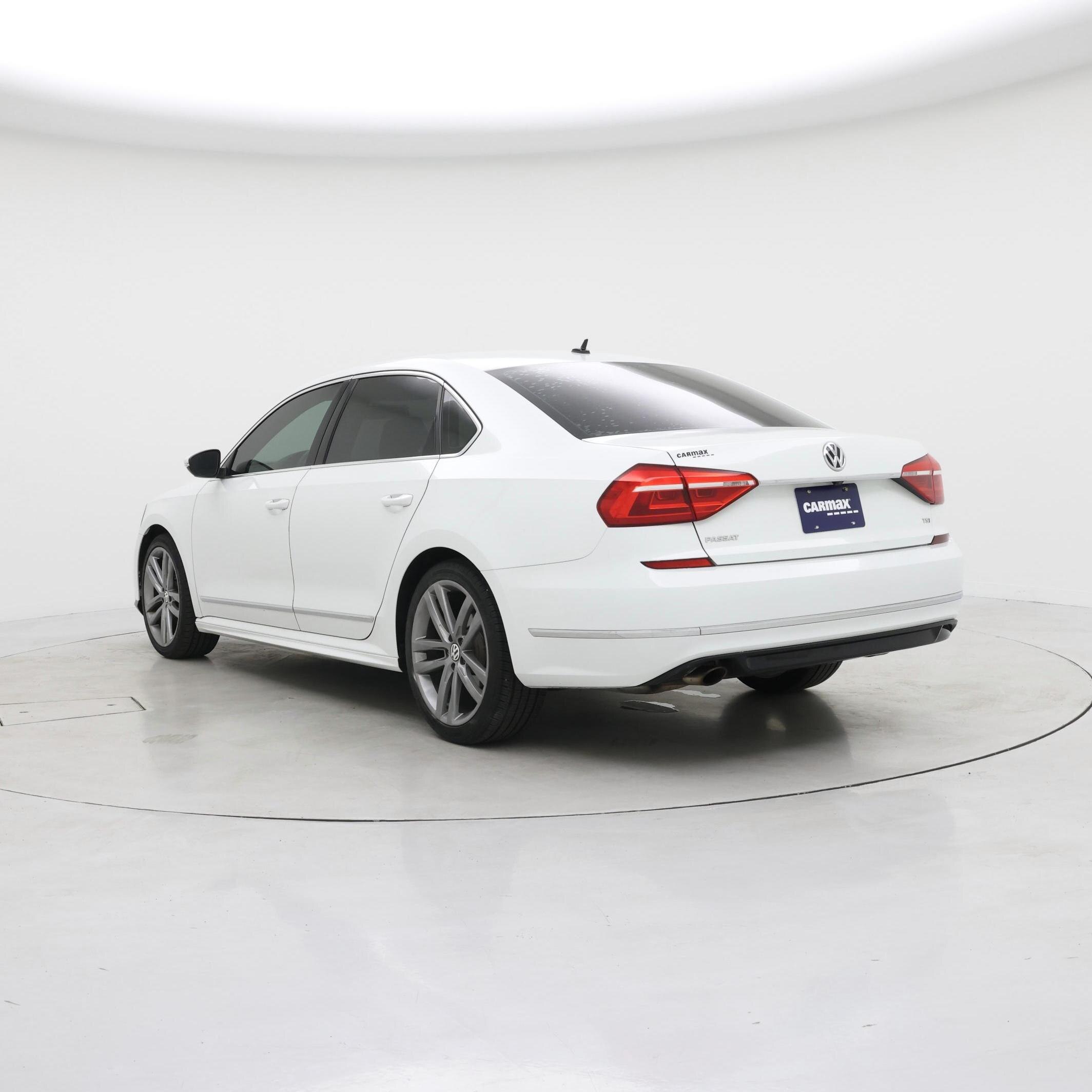 Thumbnail: 2016 Volkswagen Passat - 2