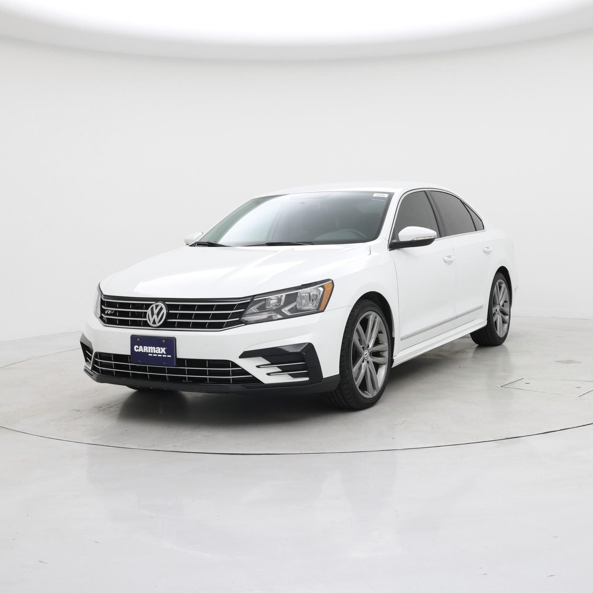 Thumbnail: 2016 Volkswagen Passat - 4