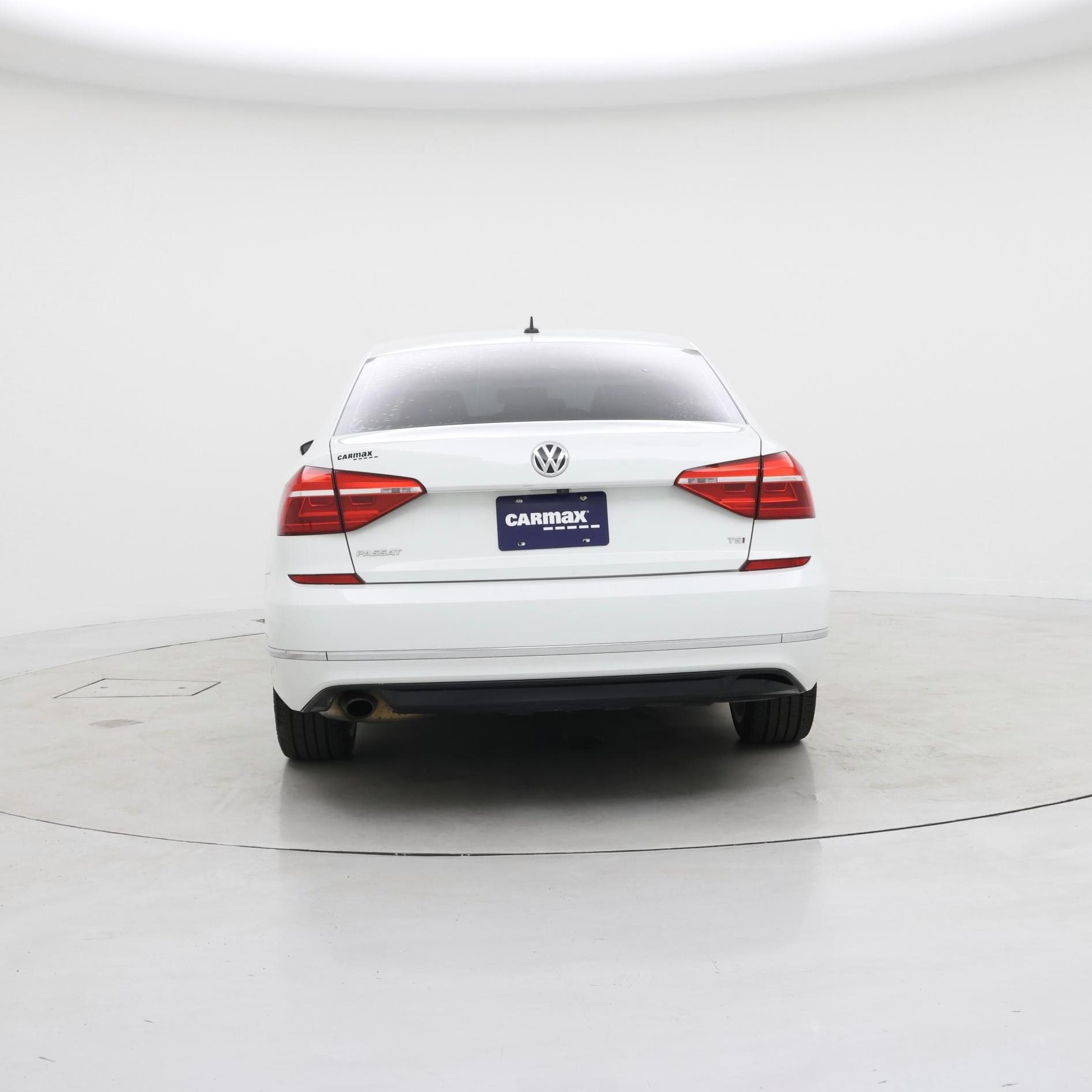 Thumbnail: 2016 Volkswagen Passat - 6