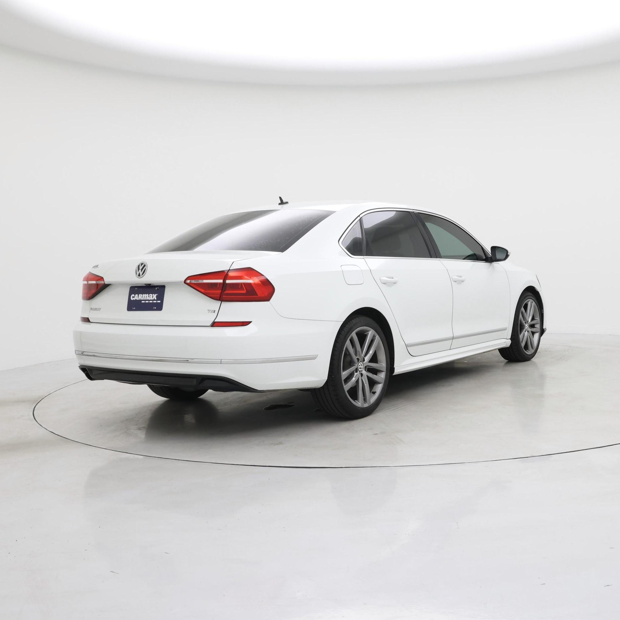 Thumbnail: 2016 Volkswagen Passat - 8