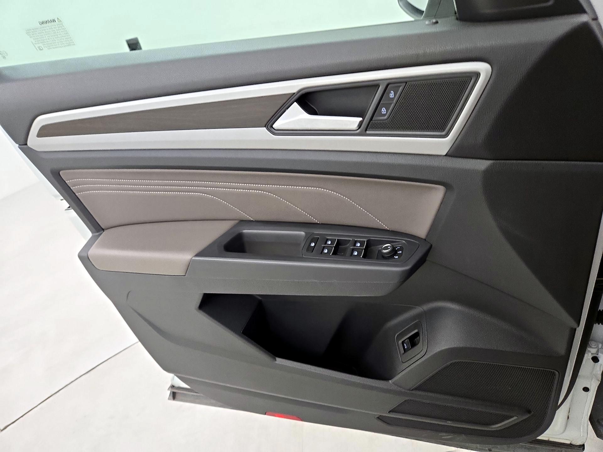 Thumbnail: 2021 Volkswagen Atlas - 12