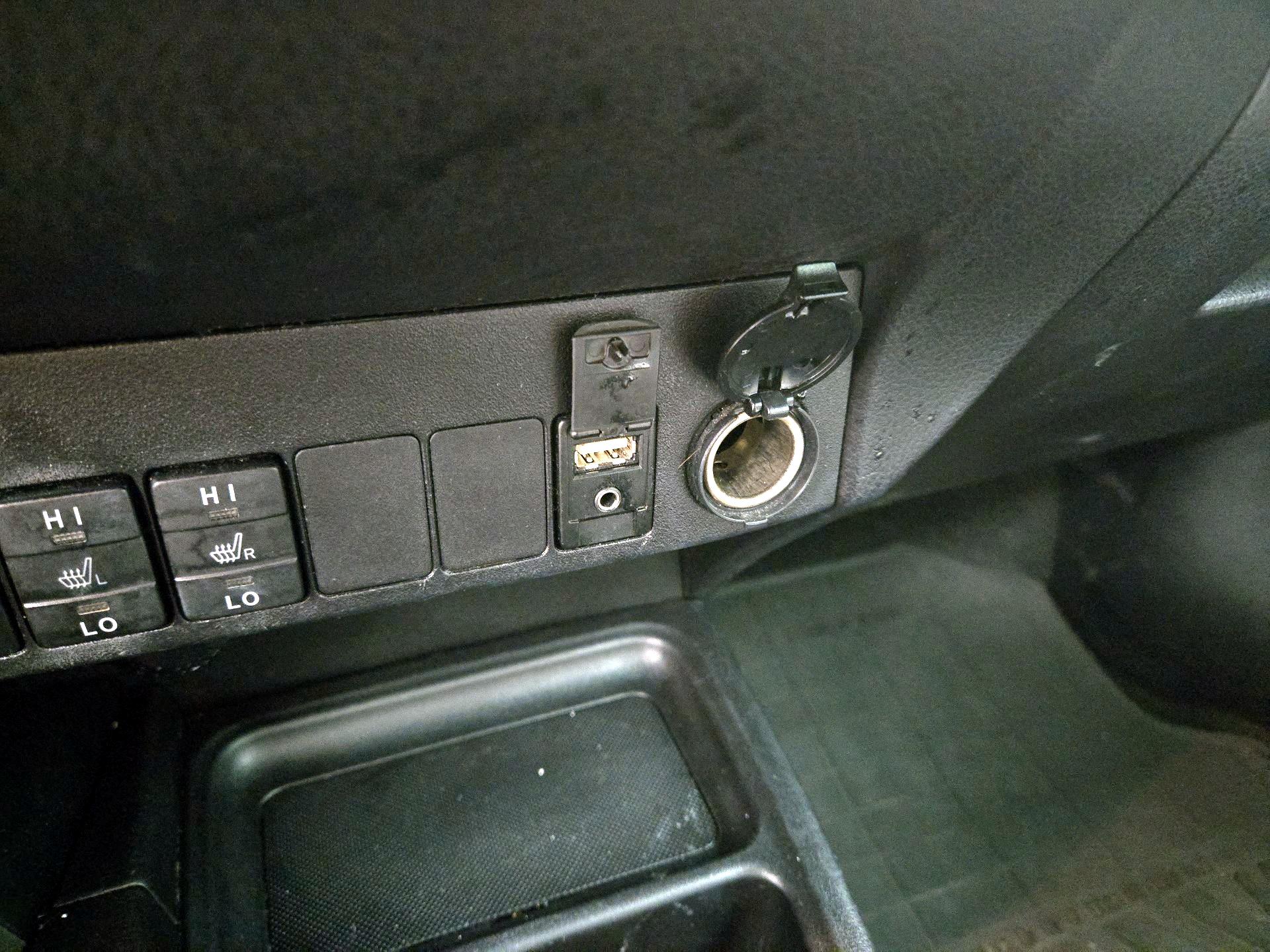 Thumbnail: 2014 Toyota RAV4 - 17