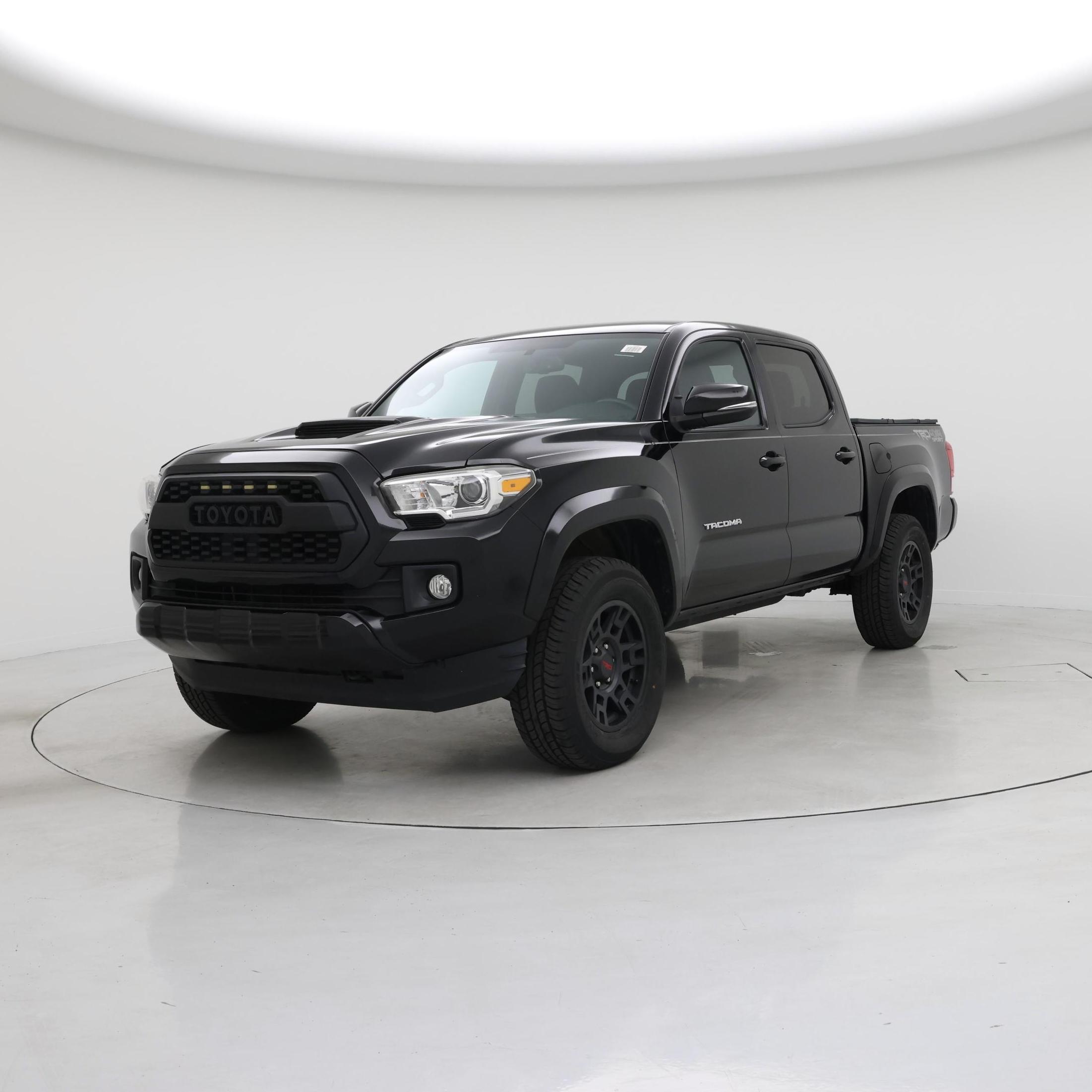 Thumbnail: 2017 Toyota Tacoma - 4