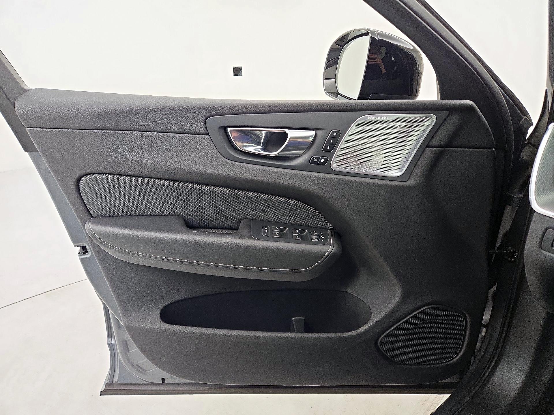 Thumbnail: 2021 Volvo XC60 - 12