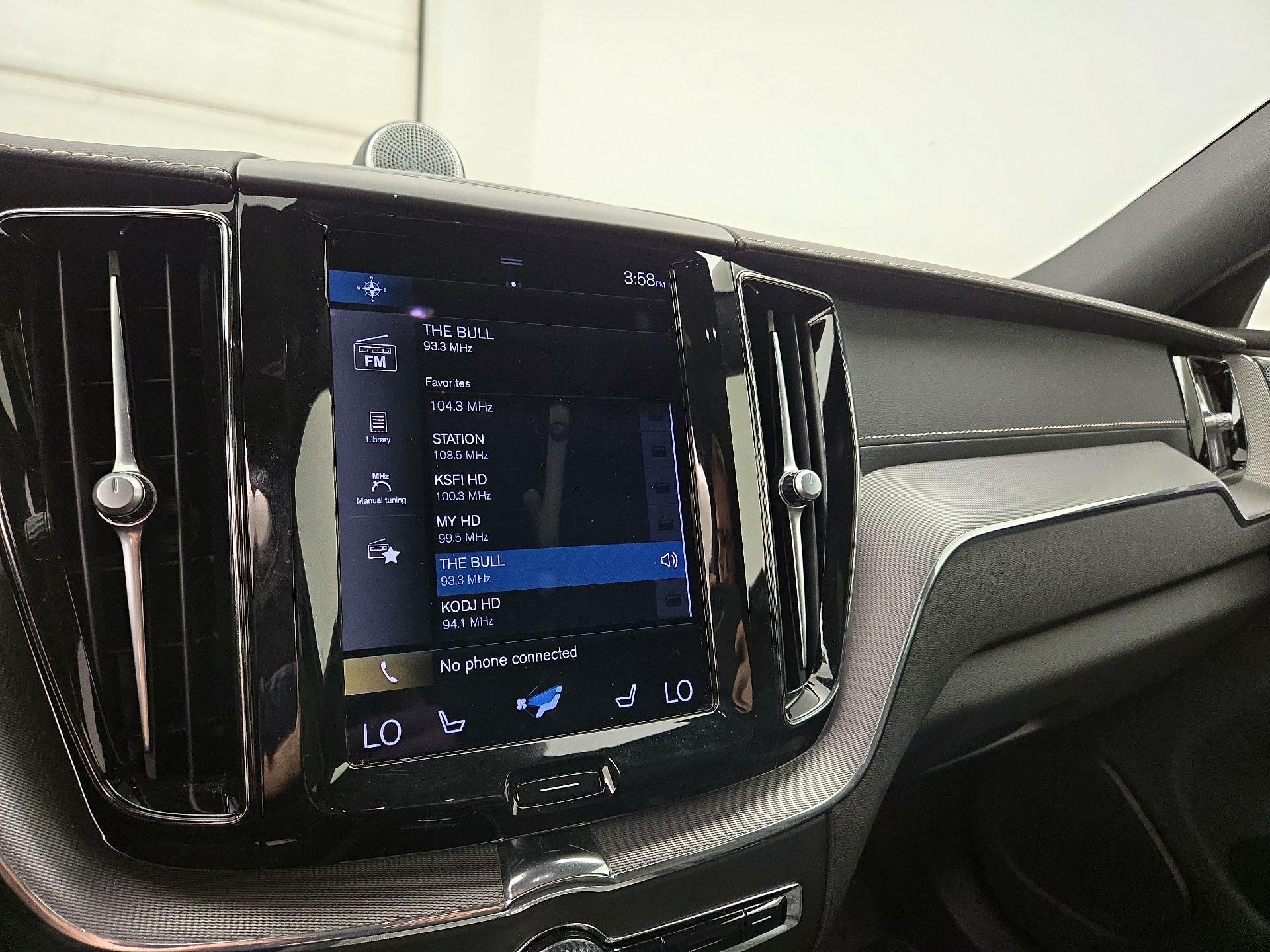 Thumbnail: 2021 Volvo XC60 - 16