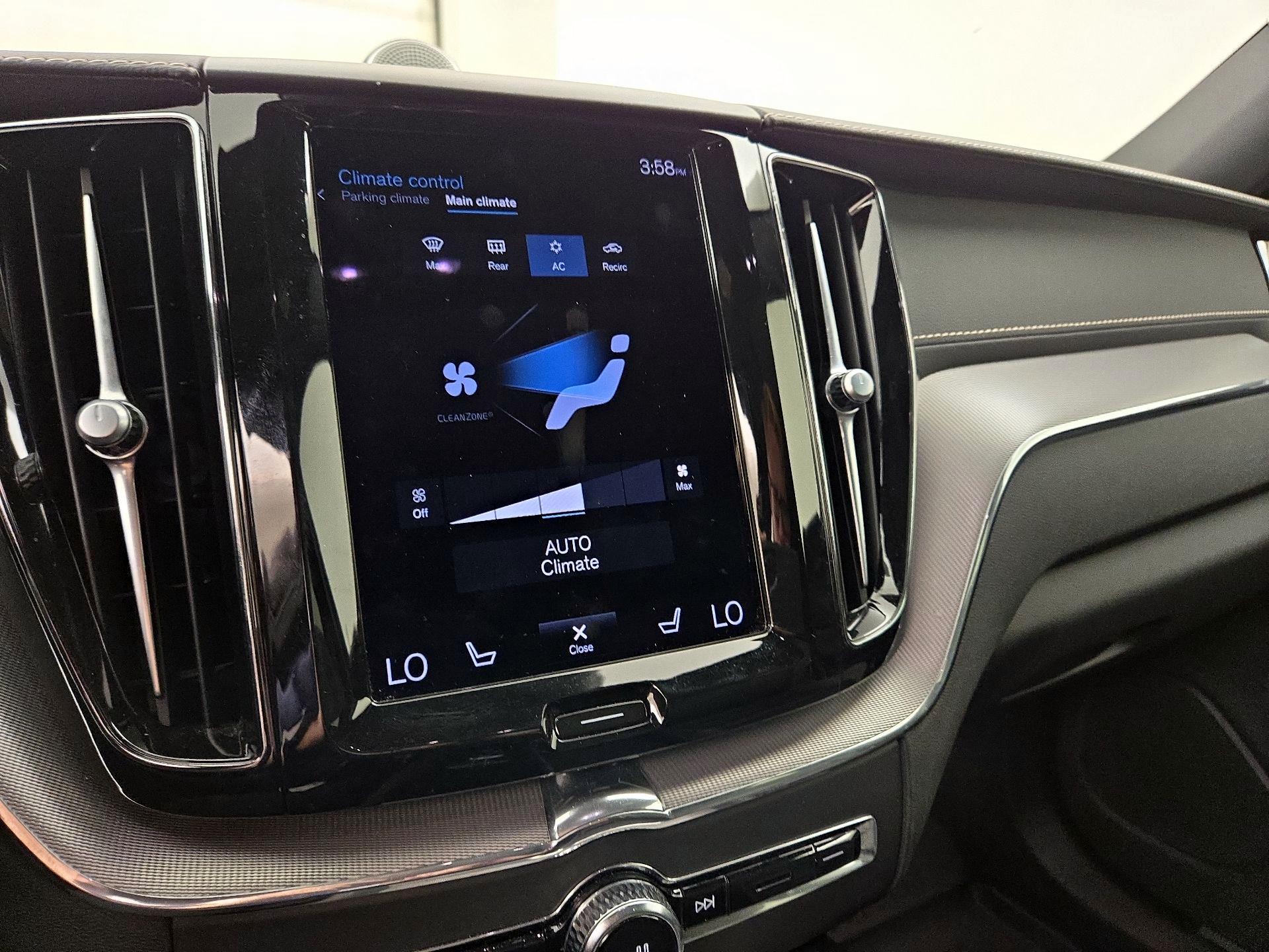 Thumbnail: 2021 Volvo XC60 - 17