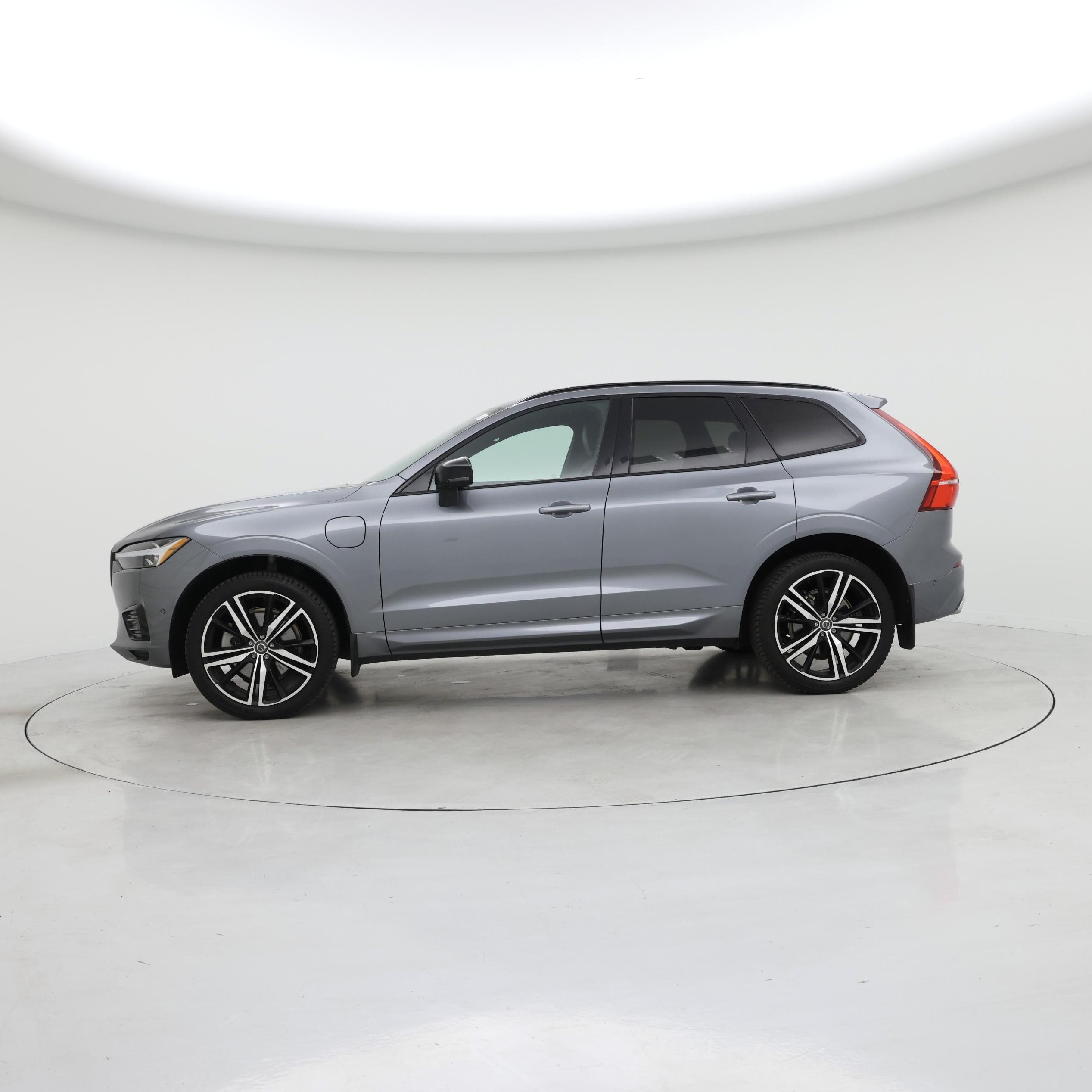 Thumbnail: 2021 Volvo XC60 - 3