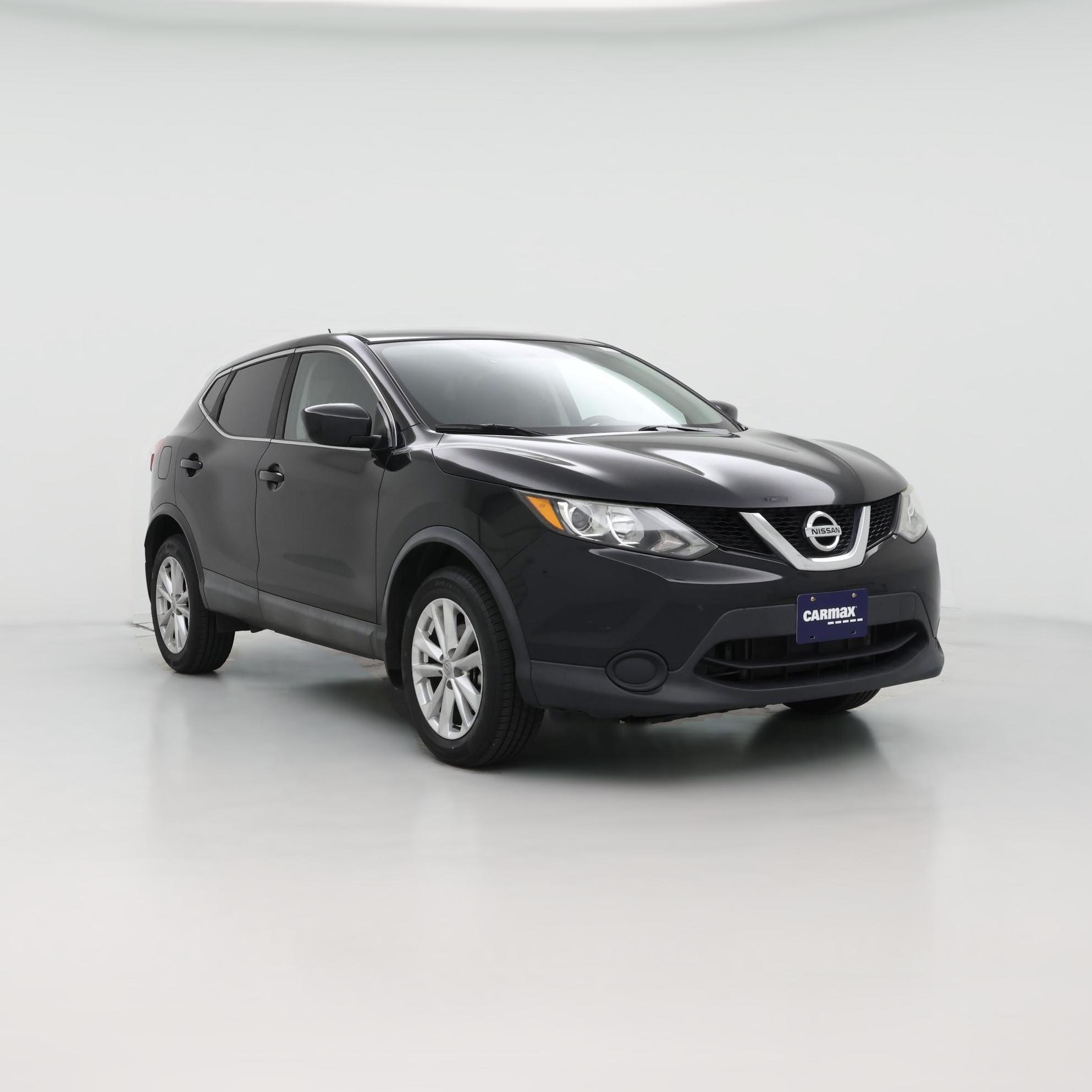 Thumbnail: 2017 Nissan Rogue Sport - 1