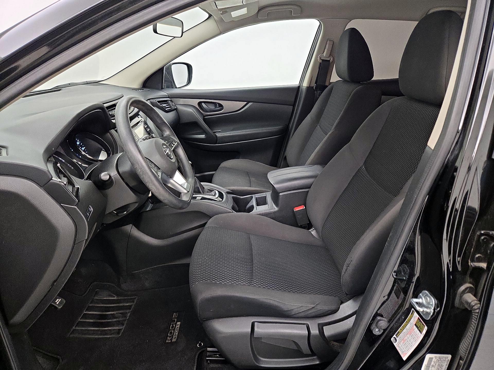 Thumbnail: 2017 Nissan Rogue Sport - 11