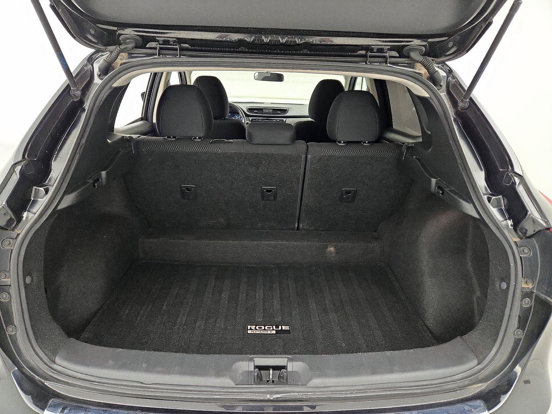 Thumbnail: 2017 Nissan Rogue Sport - 20