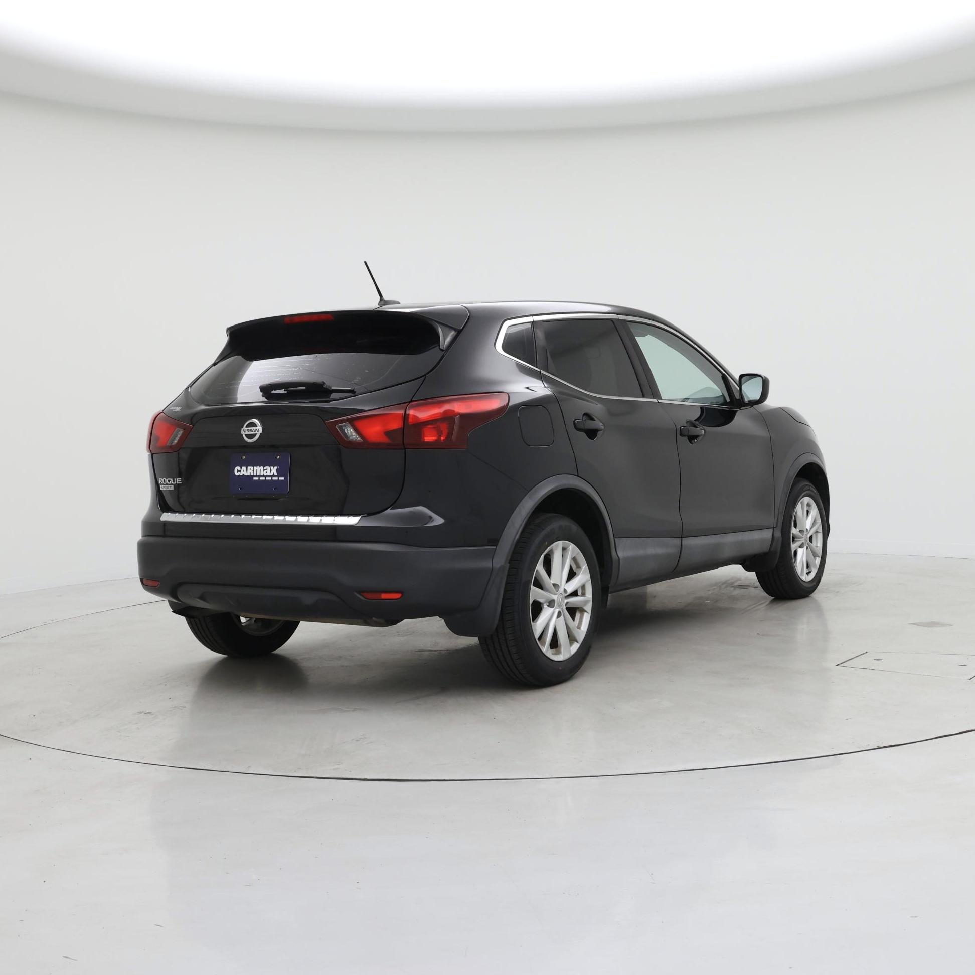 Thumbnail: 2017 Nissan Rogue Sport - 8
