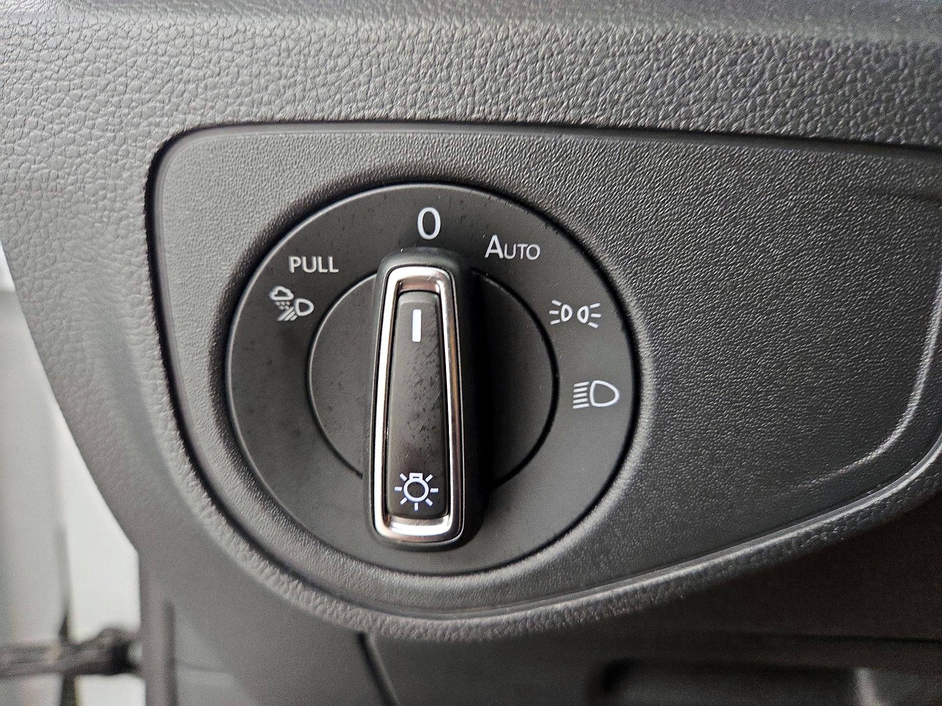 Thumbnail: 2021 Volkswagen Atlas - 13