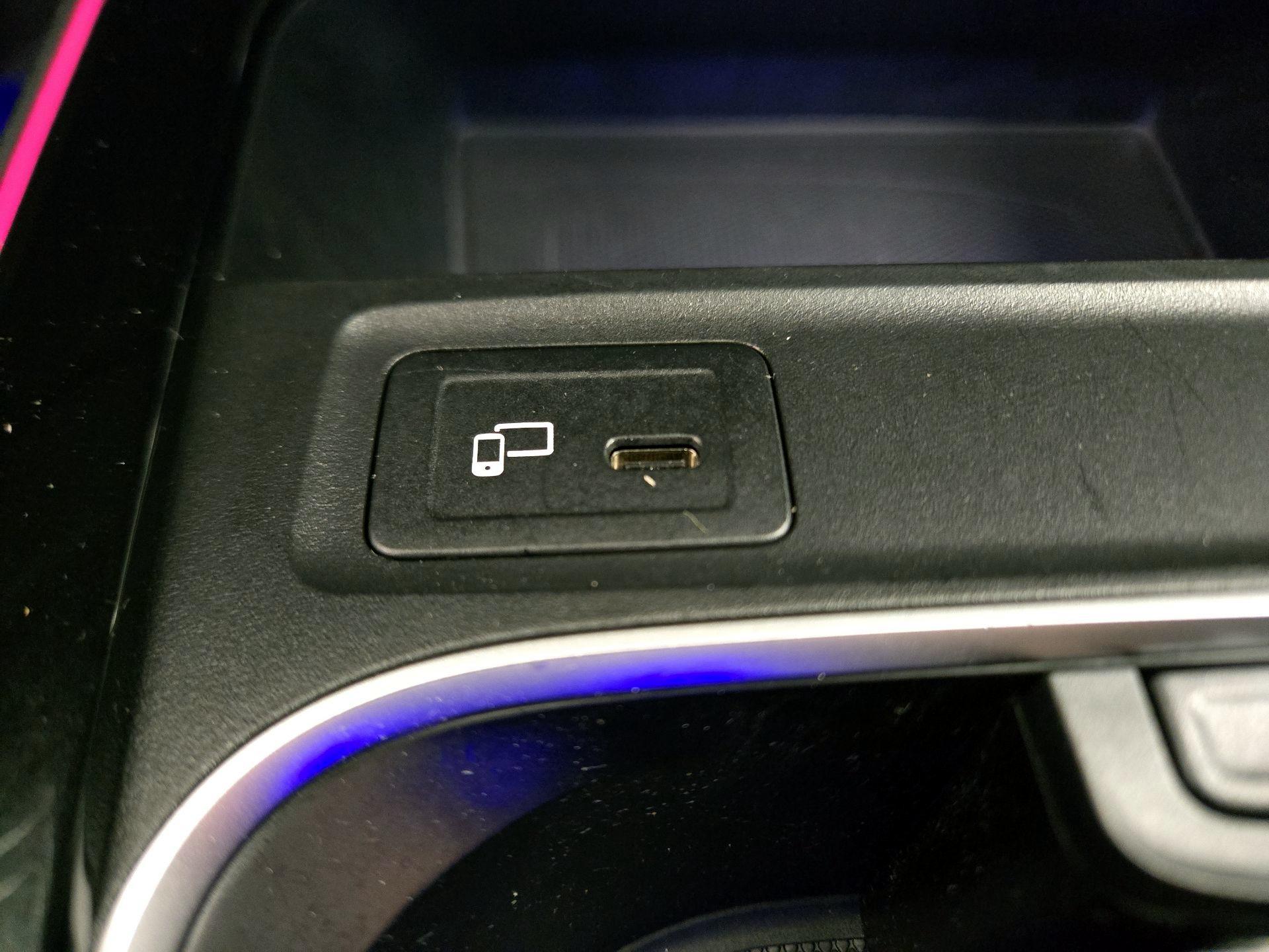 Thumbnail: 2023 Mercedes-Benz GLB - 18