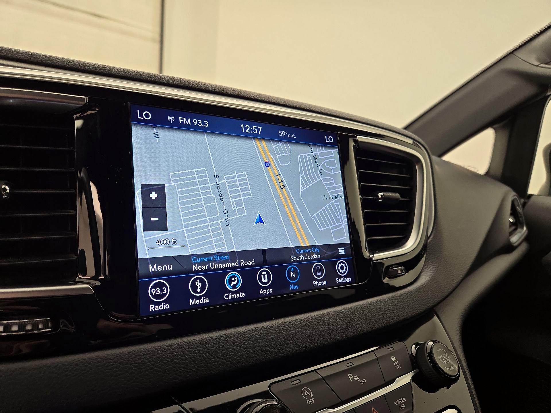Thumbnail: 2018 Chrysler Pacifica - 14