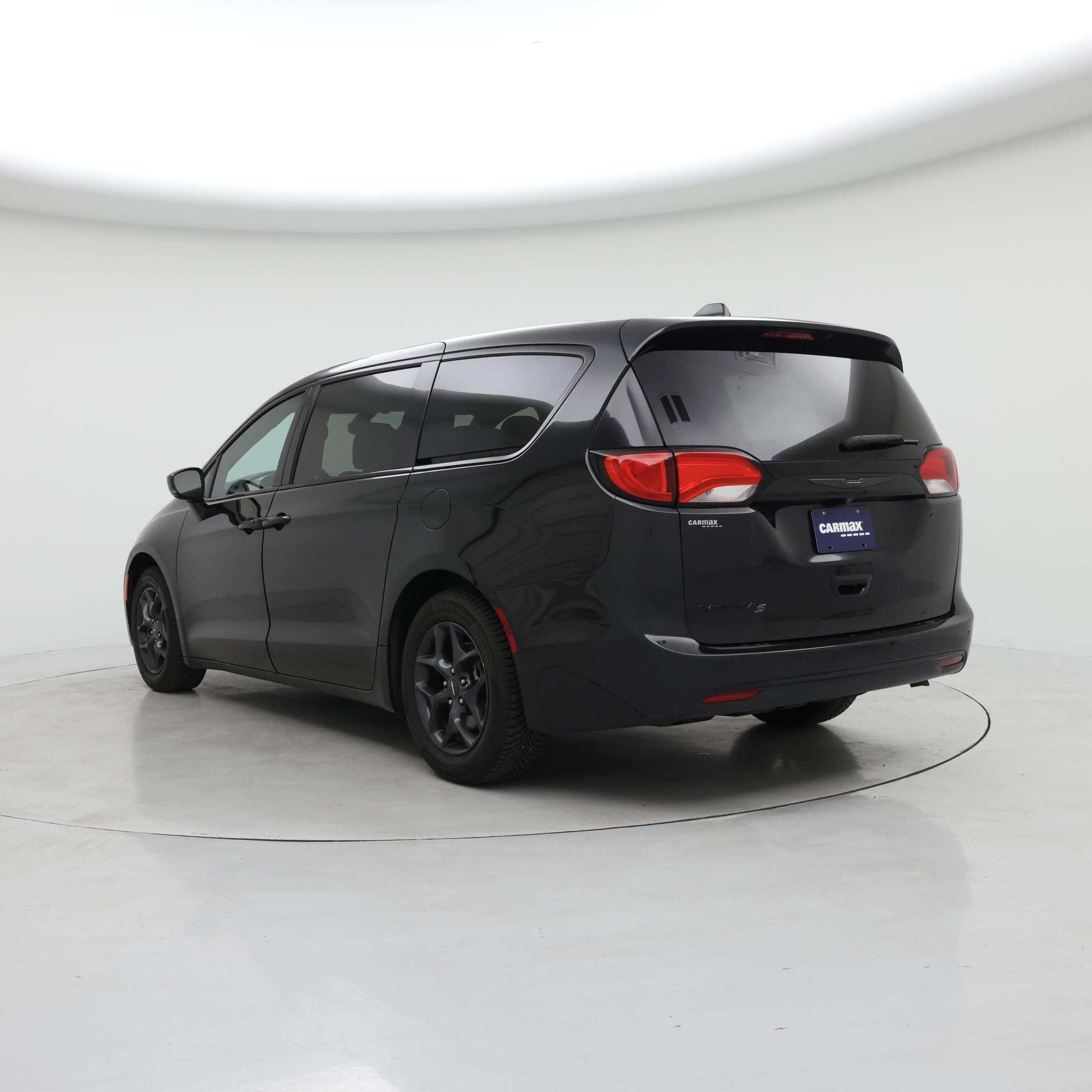 Thumbnail: 2018 Chrysler Pacifica - 2