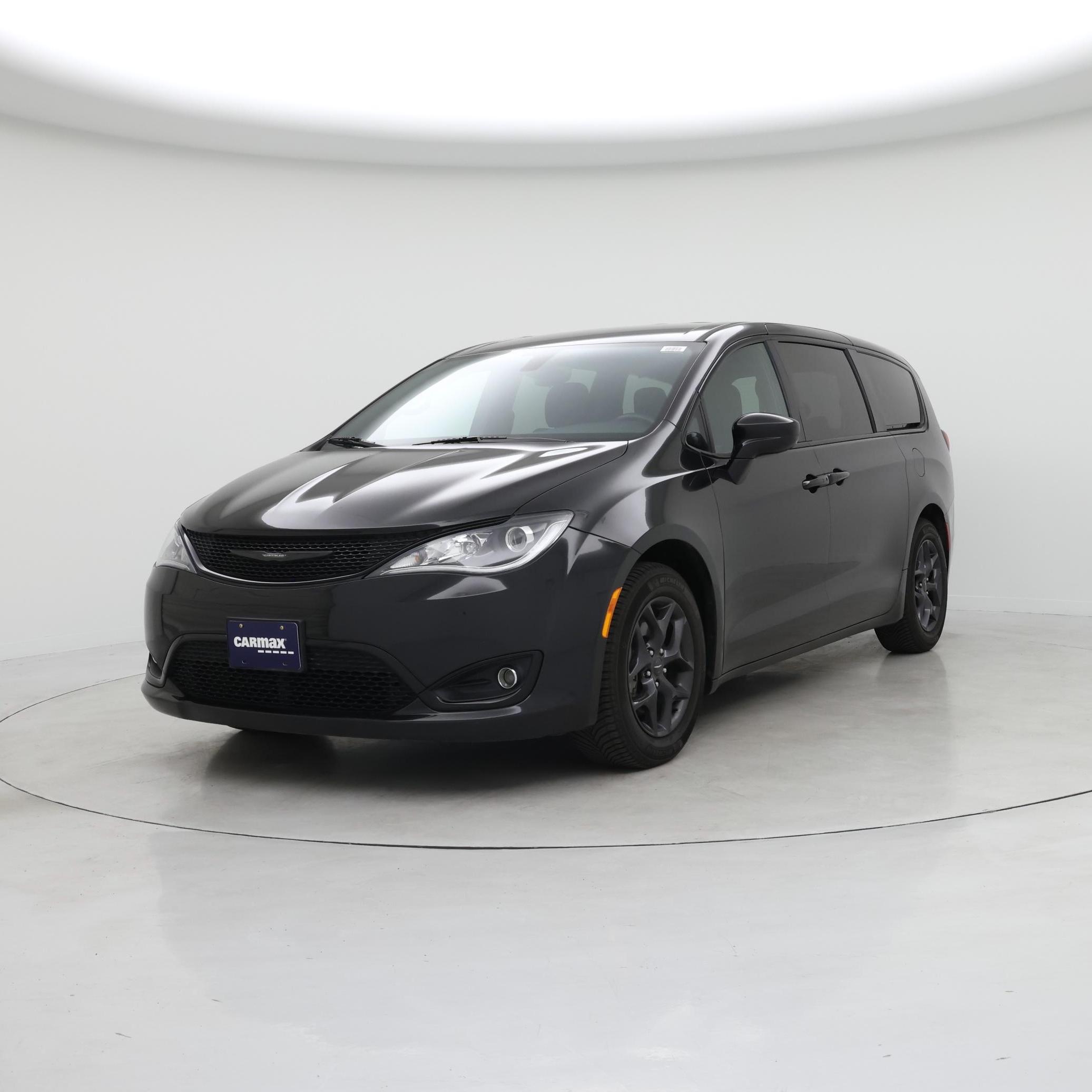 Thumbnail: 2018 Chrysler Pacifica - 4