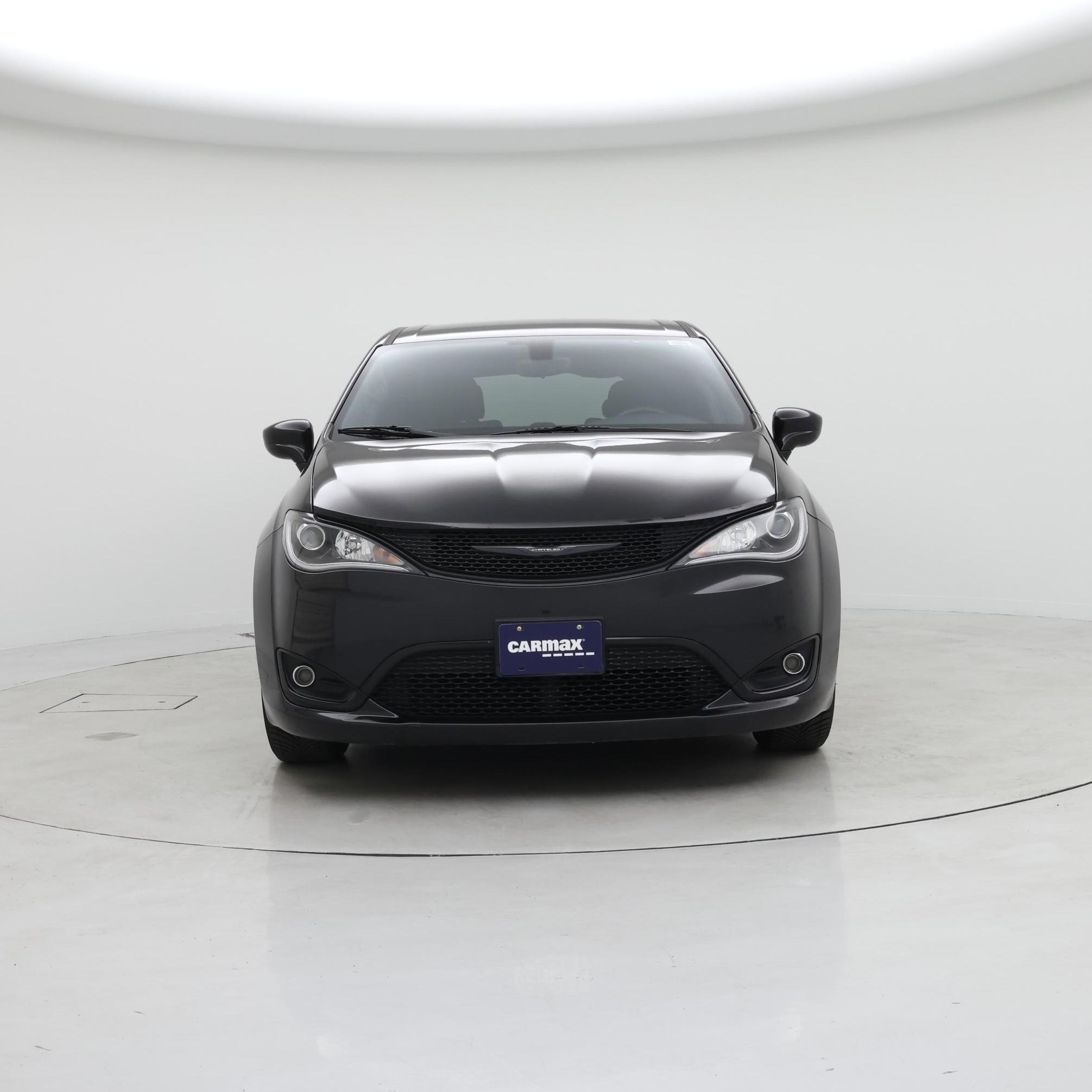 Thumbnail: 2018 Chrysler Pacifica - 5