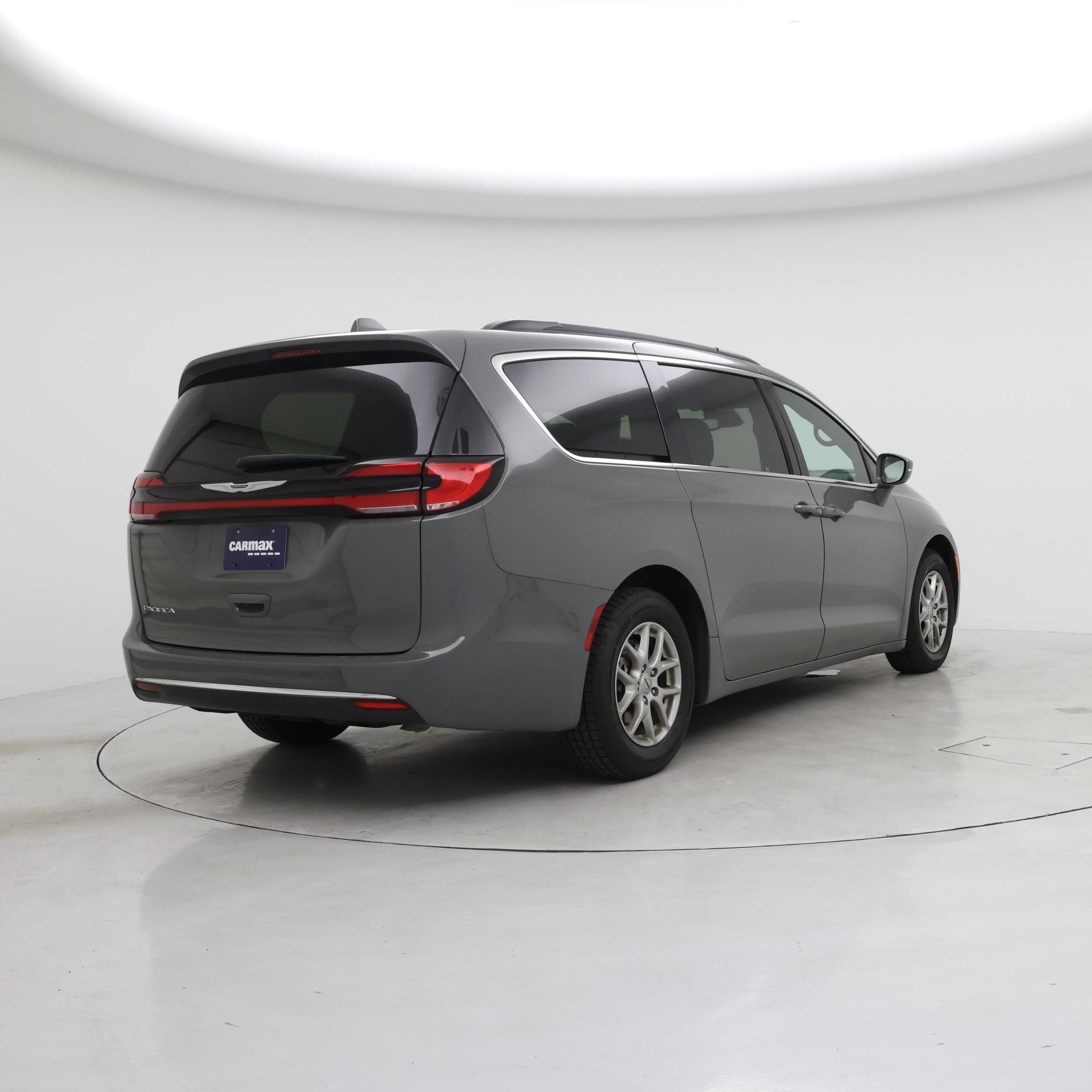 Thumbnail: 2022 Chrysler Pacifica - 8
