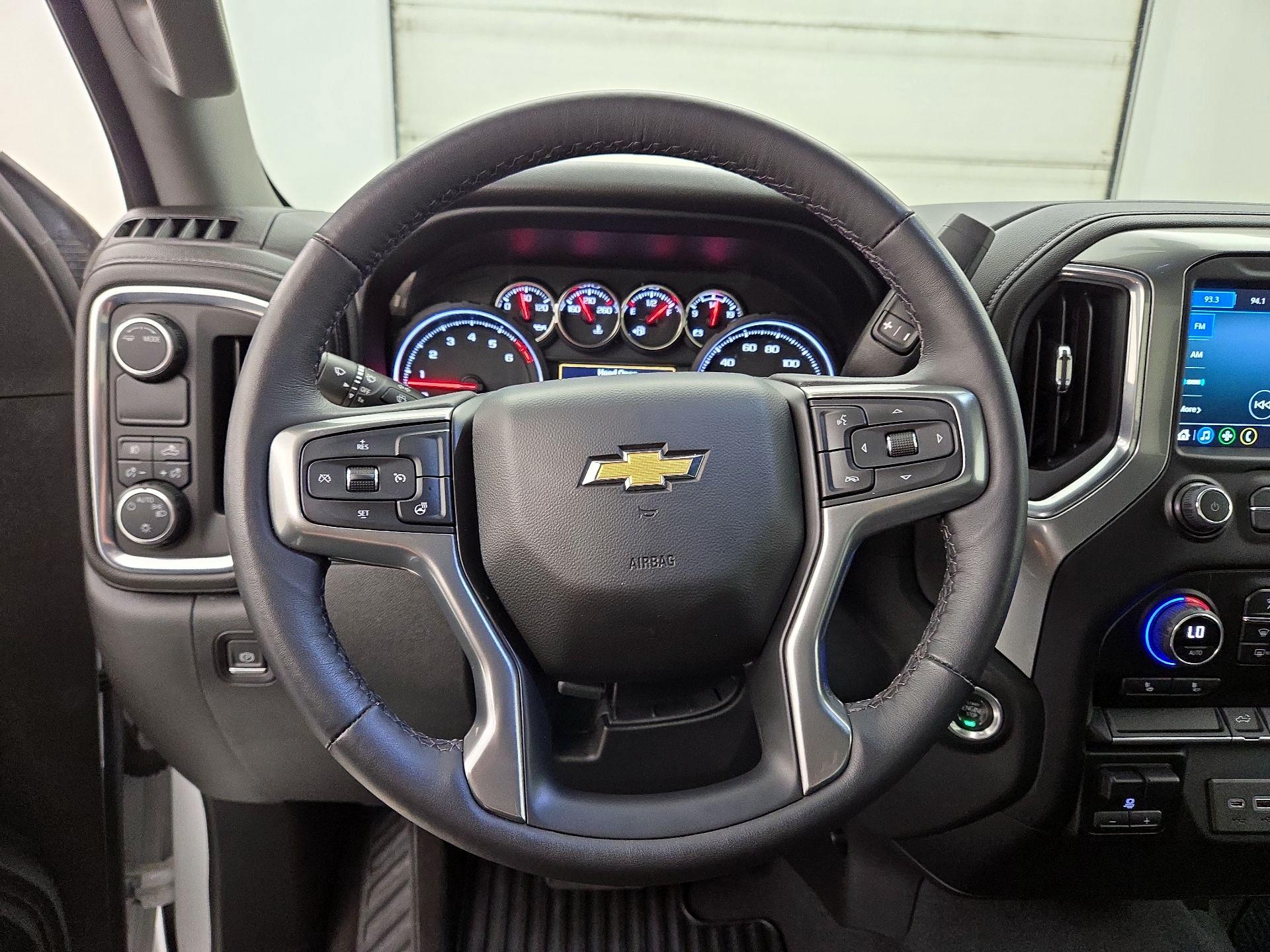 Thumbnail: 2022 Chevrolet Silverado 3500 - 10