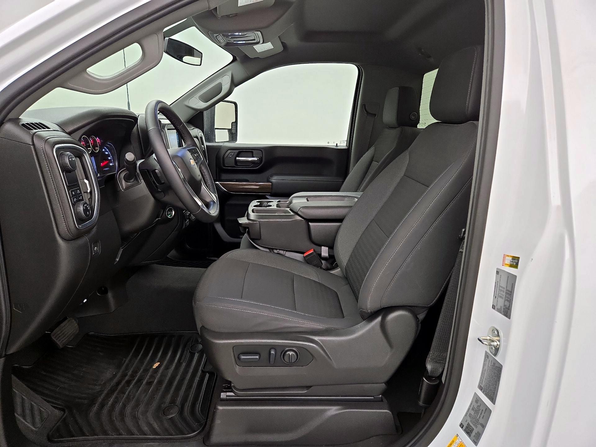 Thumbnail: 2022 Chevrolet Silverado 3500 - 11