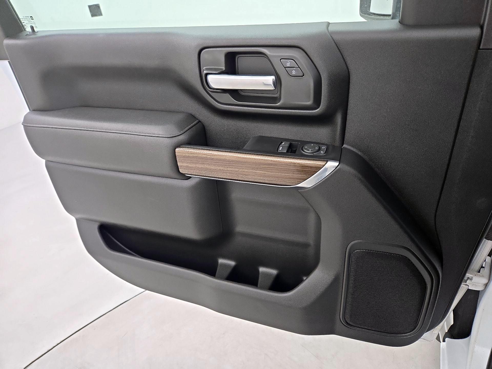 Thumbnail: 2022 Chevrolet Silverado 3500 - 12