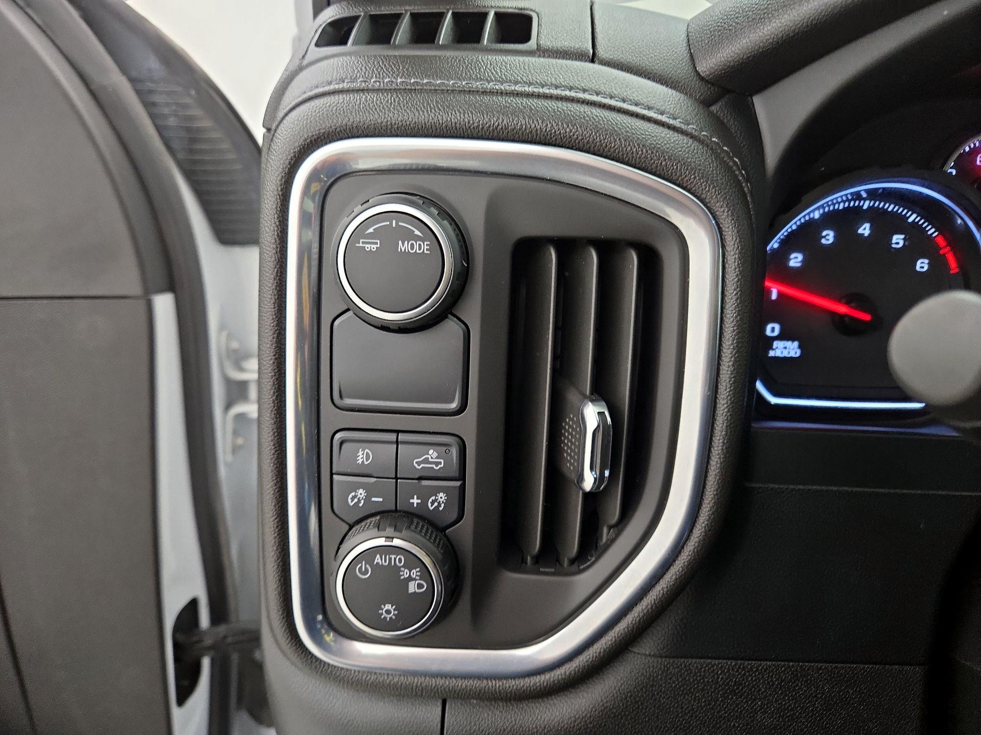 Thumbnail: 2022 Chevrolet Silverado 3500 - 13