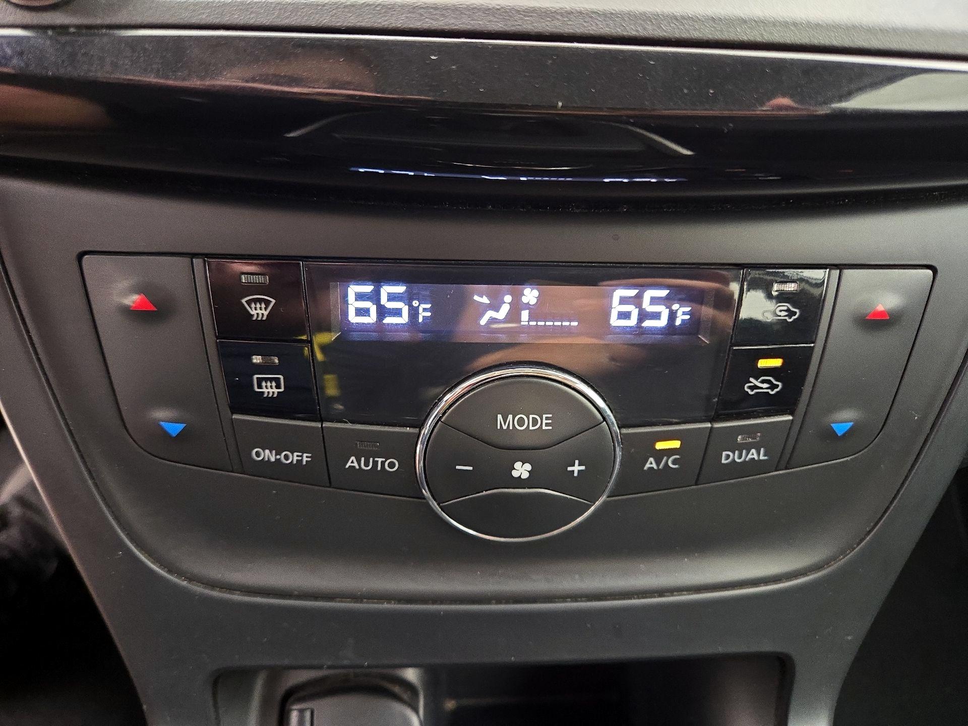Thumbnail: 2019 Nissan Sentra - 16