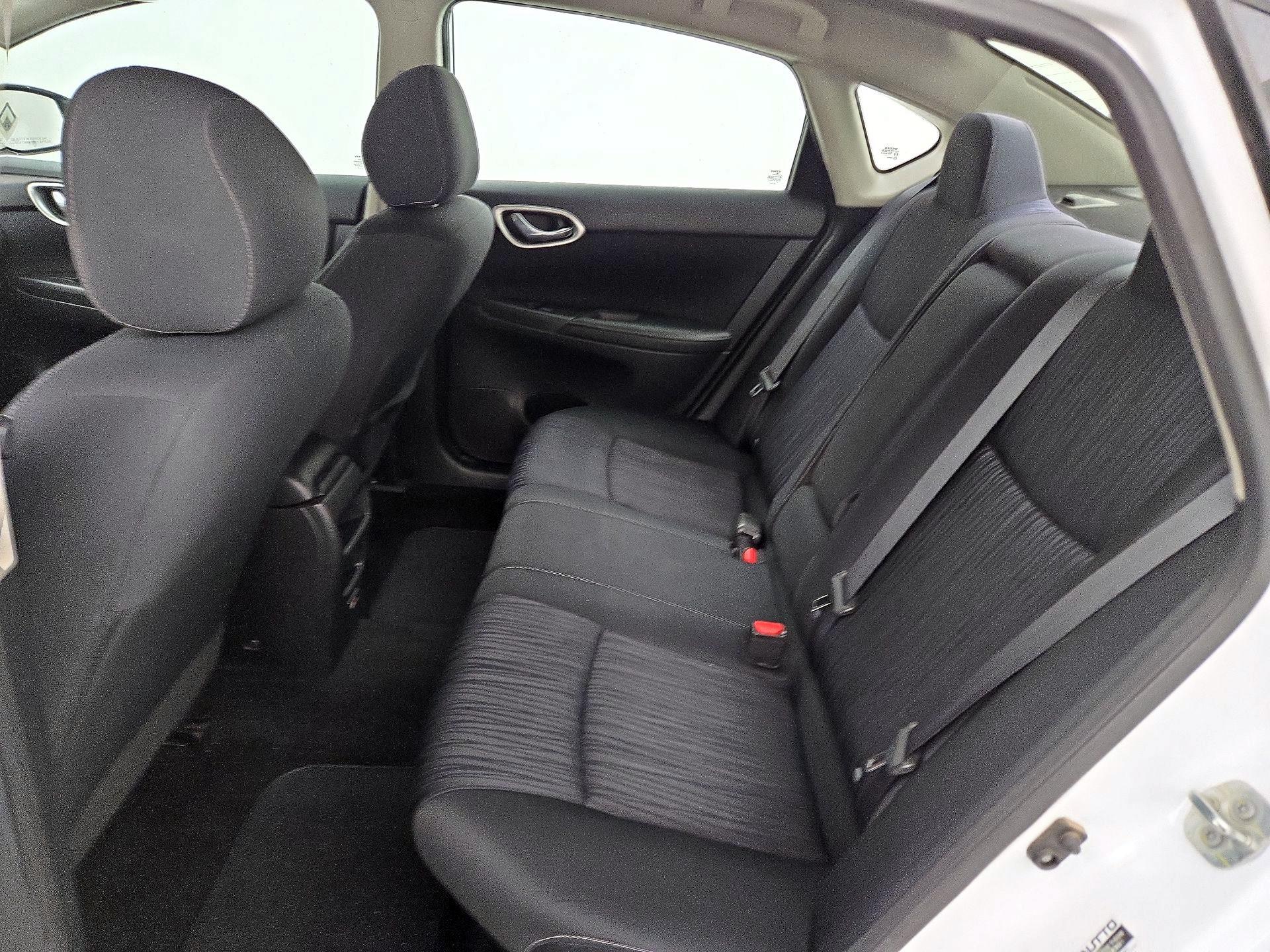Thumbnail: 2019 Nissan Sentra - 19