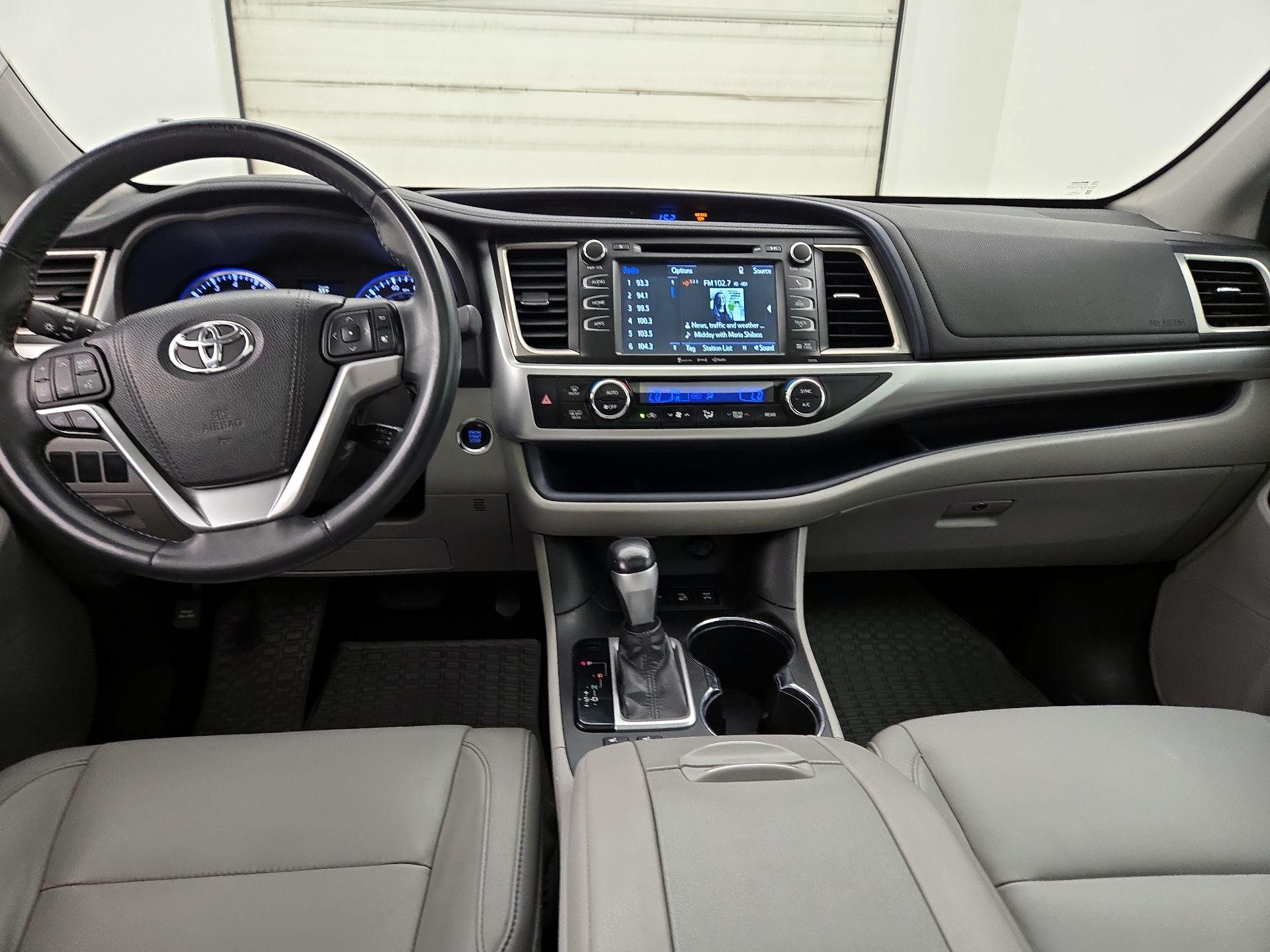 Thumbnail: 2016 Toyota Highlander - 9