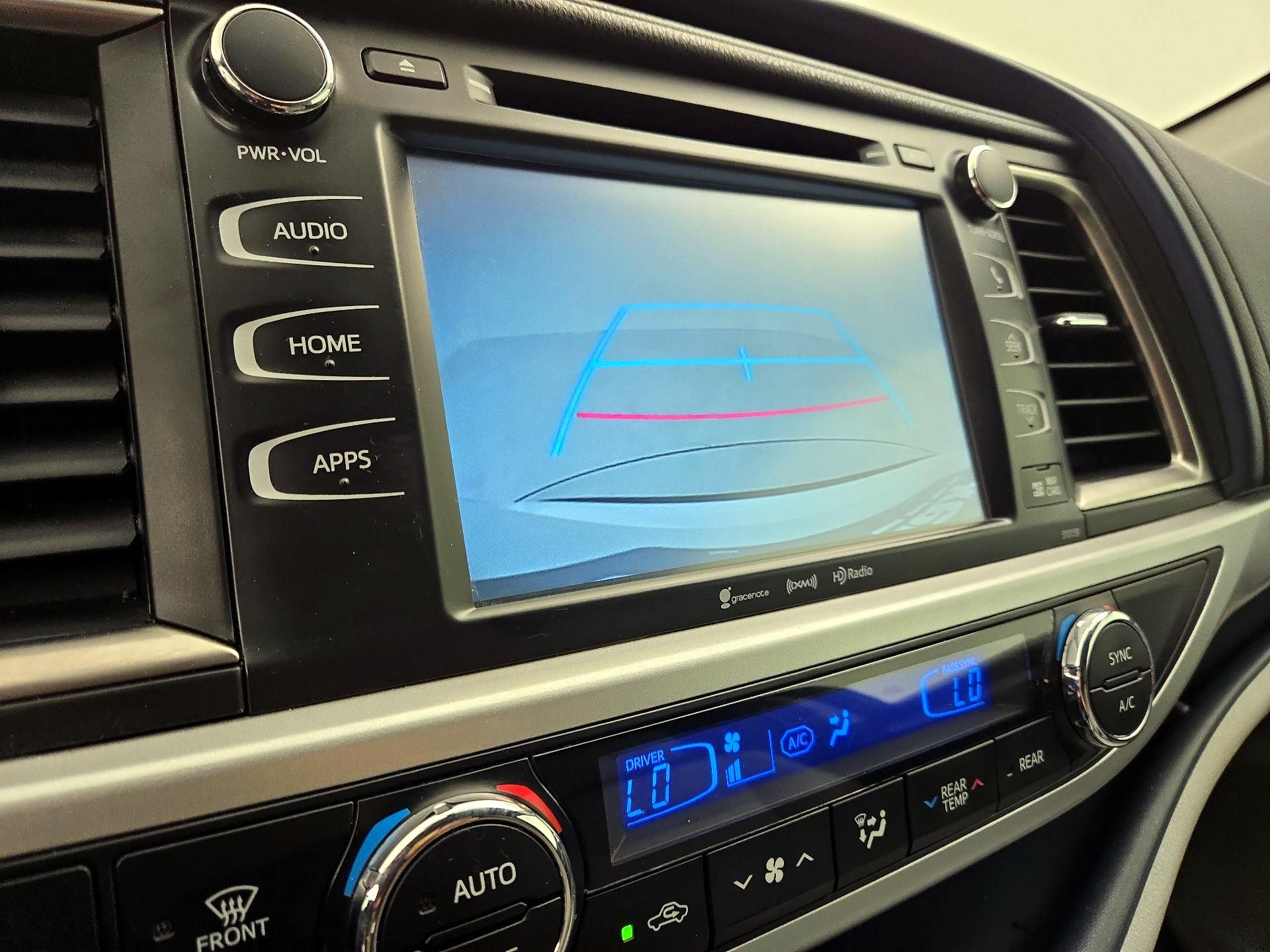 Thumbnail: 2016 Toyota Highlander - 14