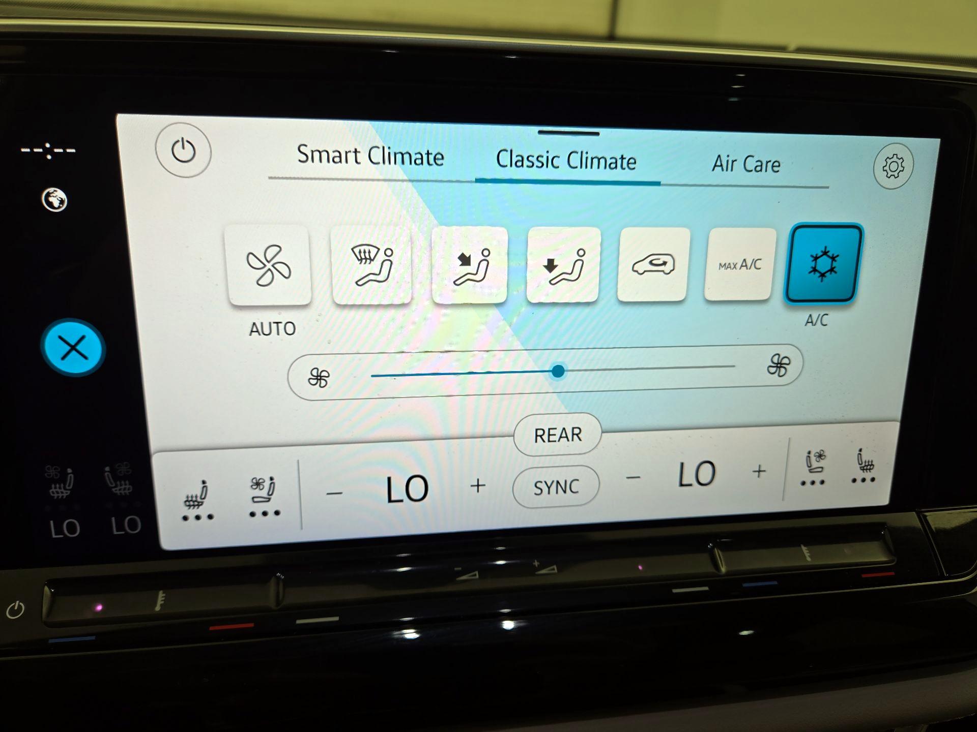 Thumbnail: 2024 Volkswagen Atlas - 16