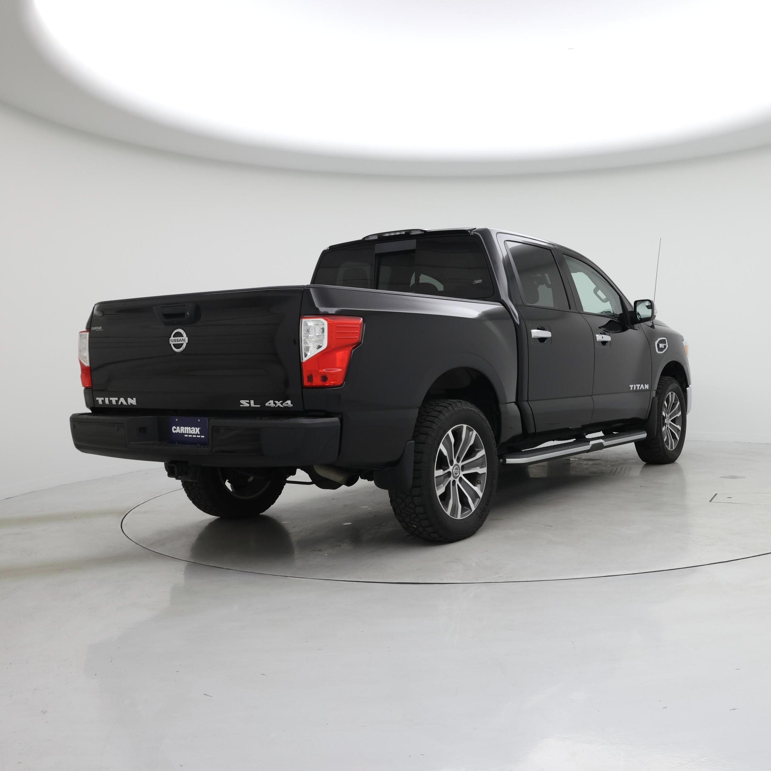 Thumbnail: 2017 Nissan Titan - 8