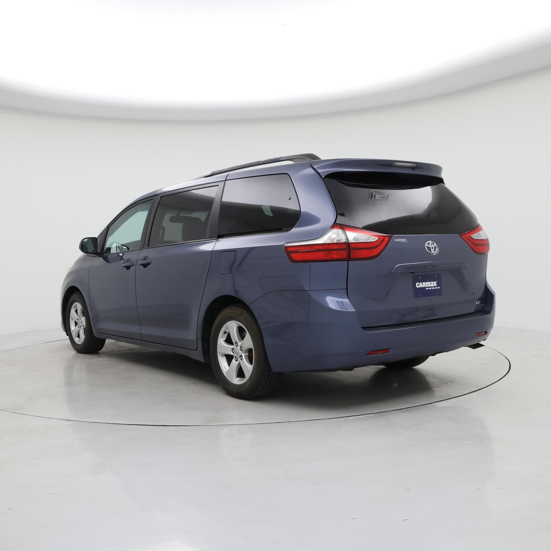 Thumbnail: 2015 Toyota Sienna - 2