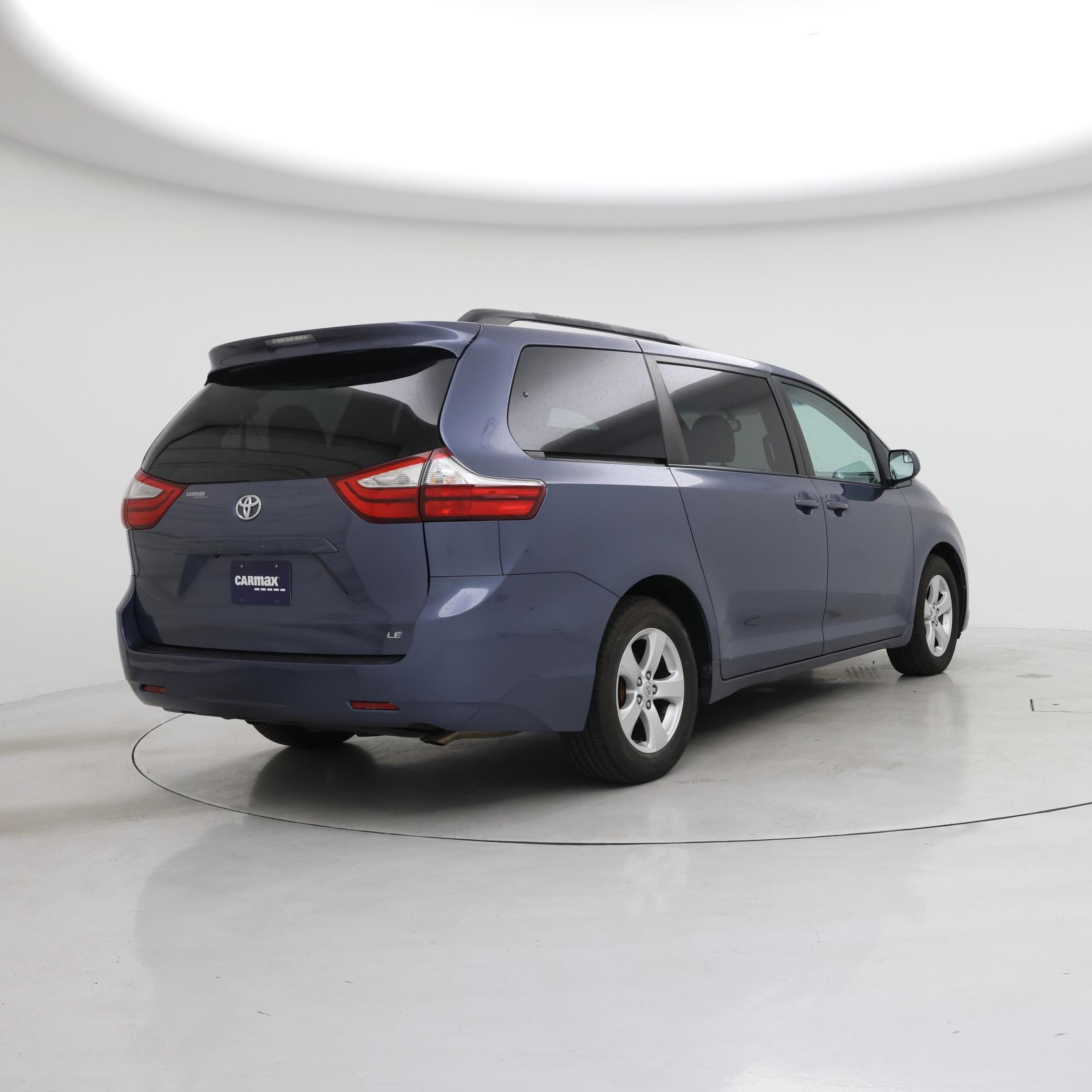 Thumbnail: 2015 Toyota Sienna - 8