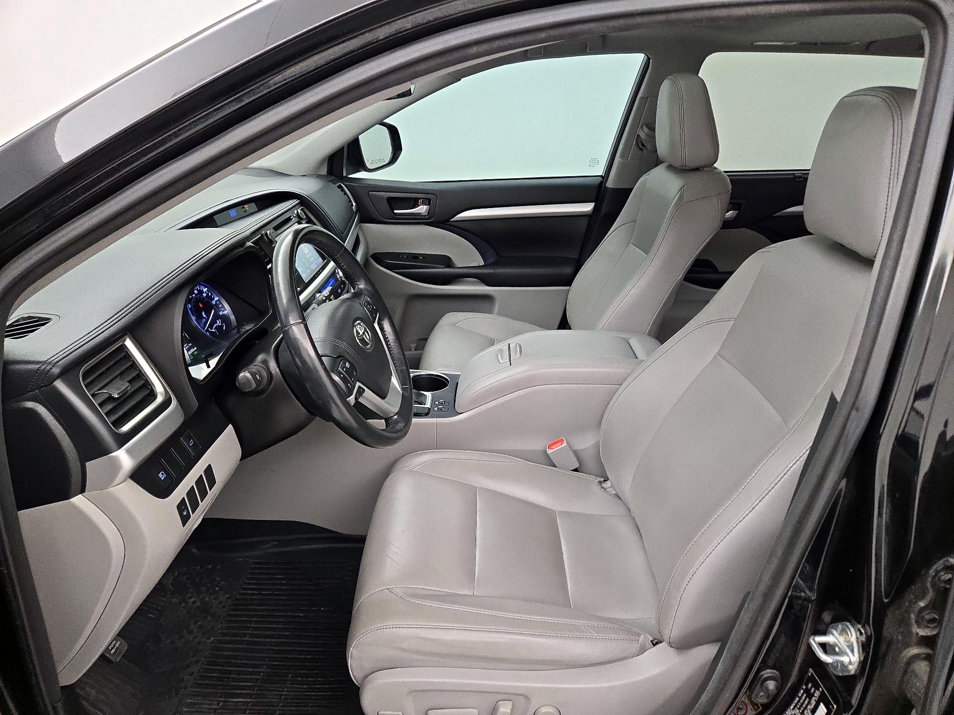 Thumbnail: 2018 Toyota Highlander - 11