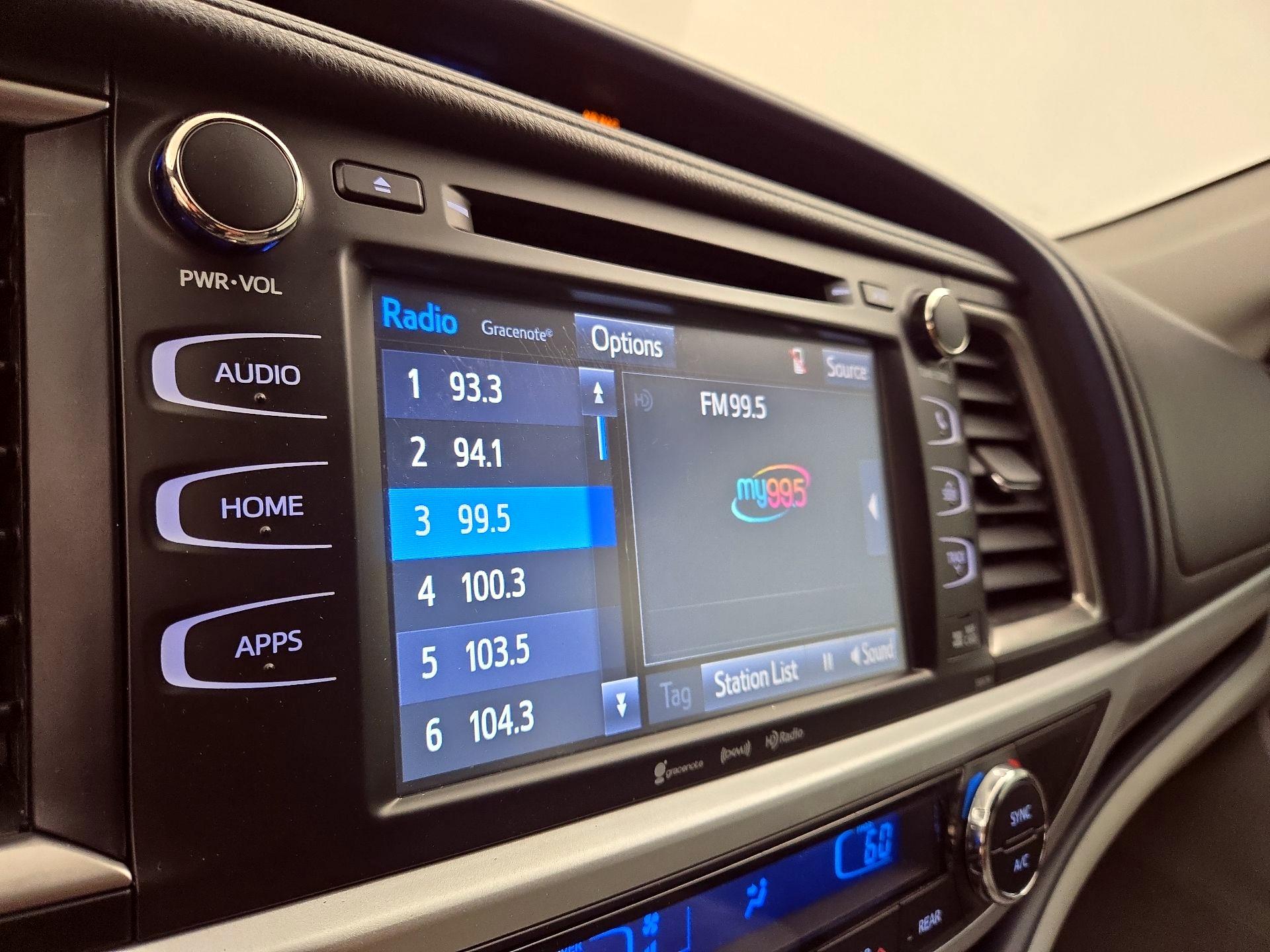 Thumbnail: 2018 Toyota Highlander - 15