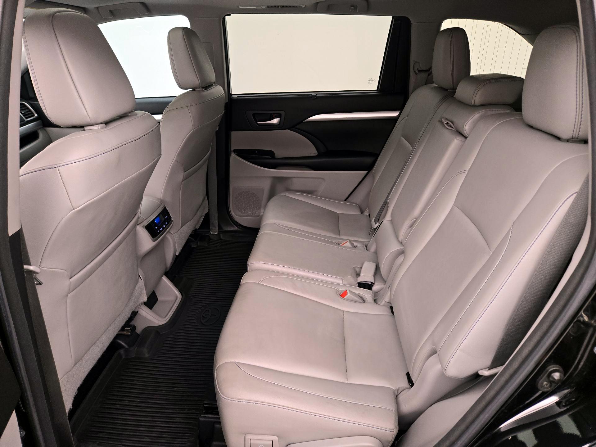 Thumbnail: 2018 Toyota Highlander - 20