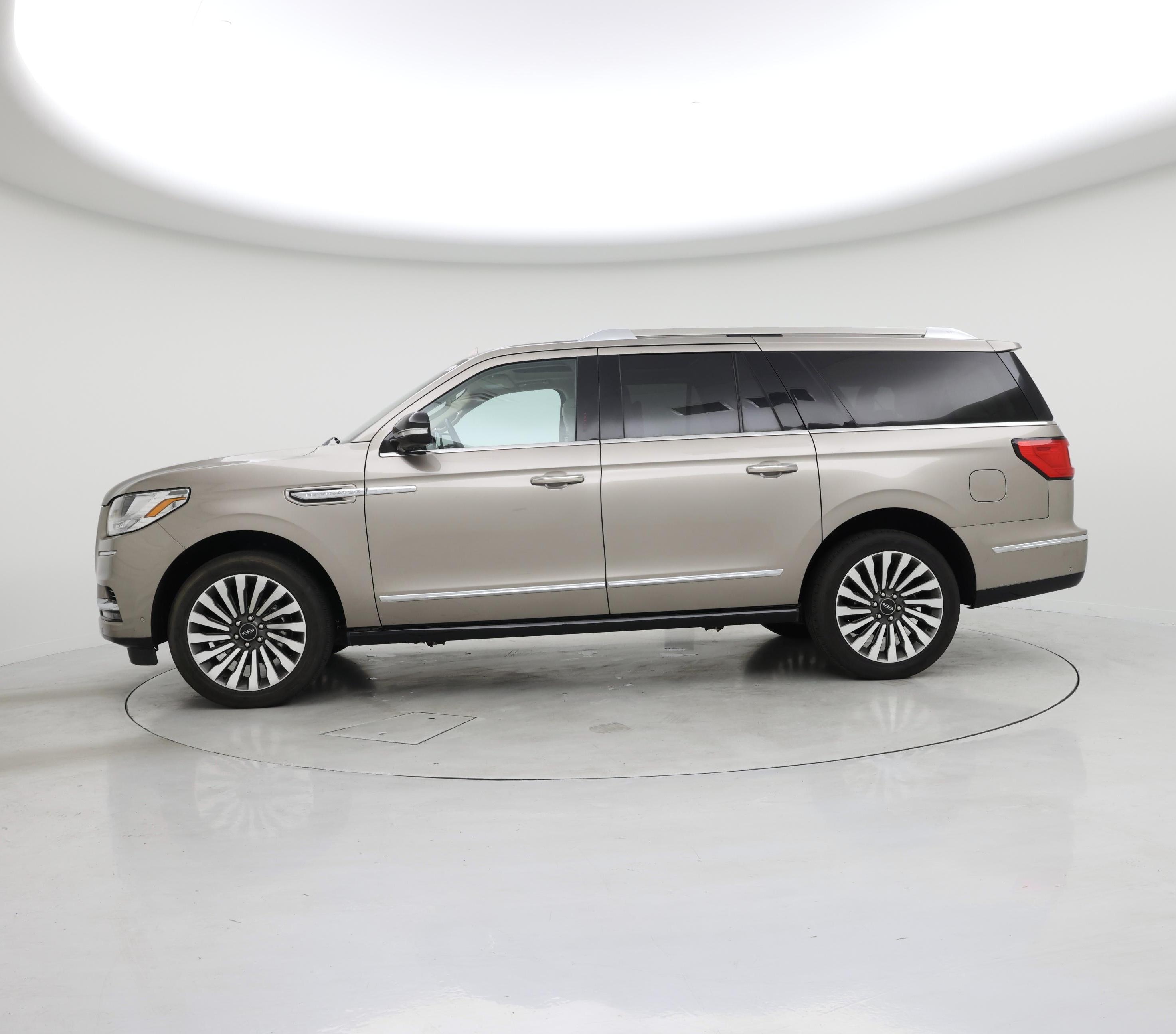 Thumbnail: 2020 Lincoln Navigator L - 3