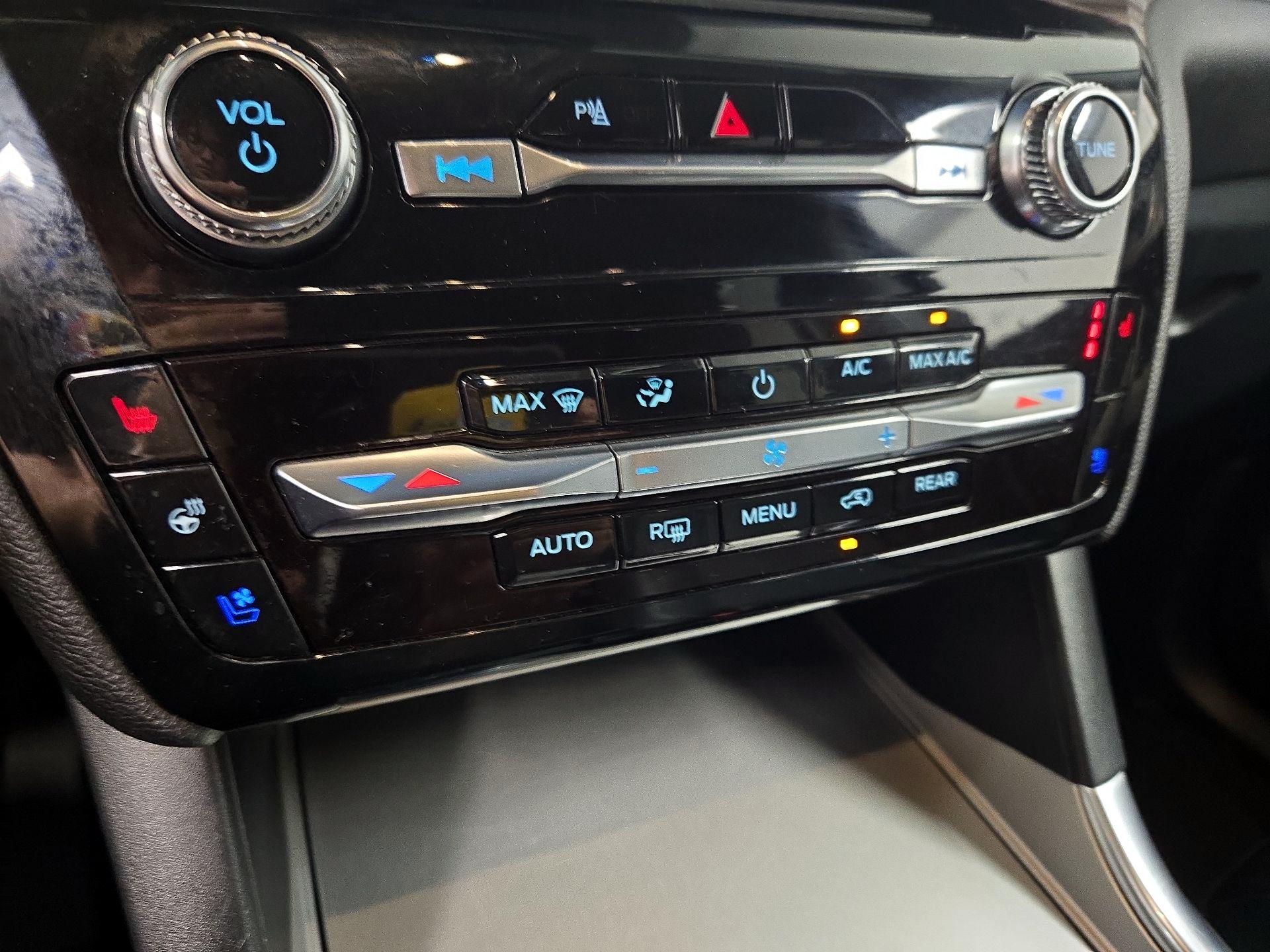 Thumbnail: 2023 Ford Explorer - 17