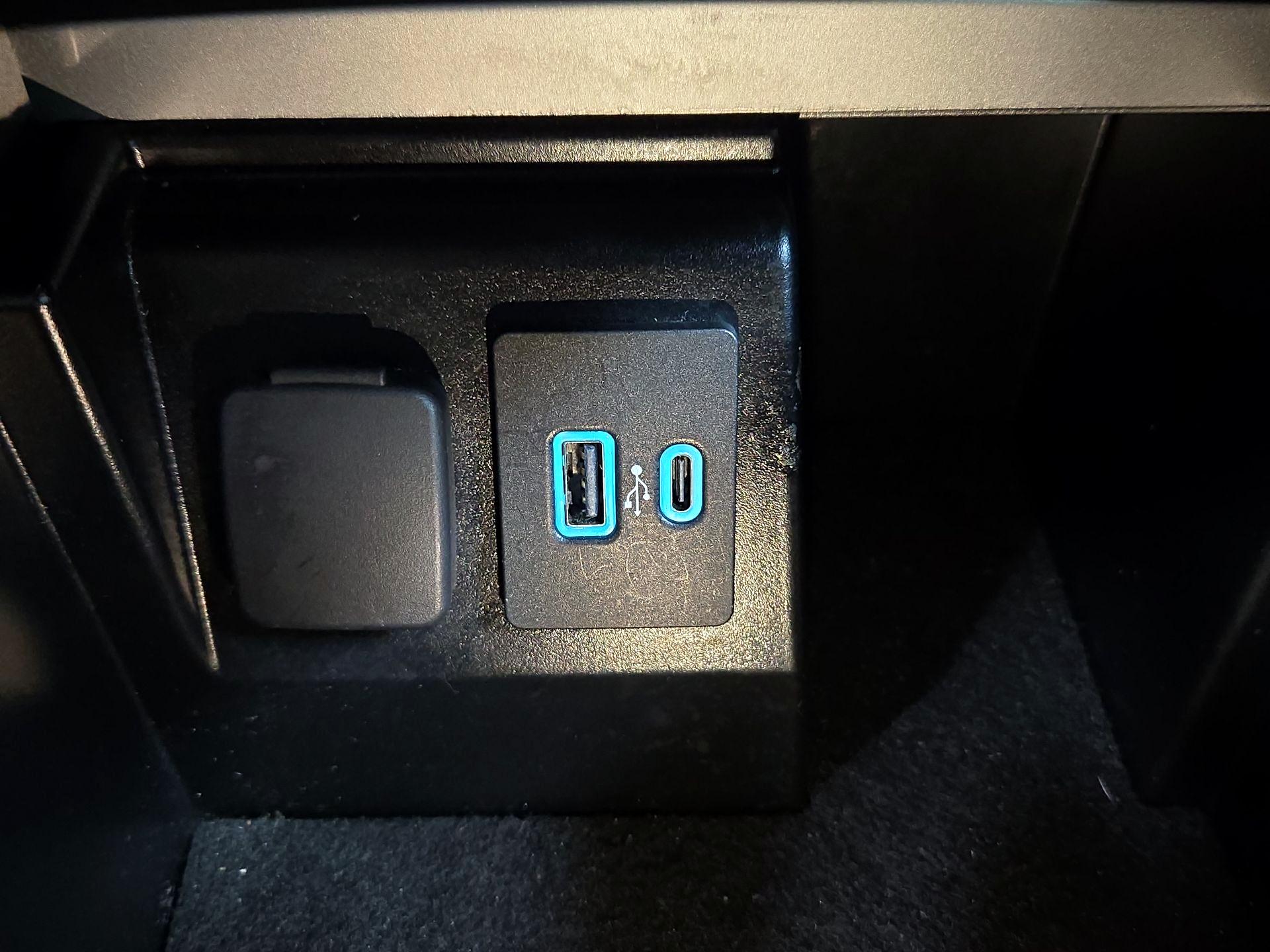 Thumbnail: 2023 Ford Explorer - 19