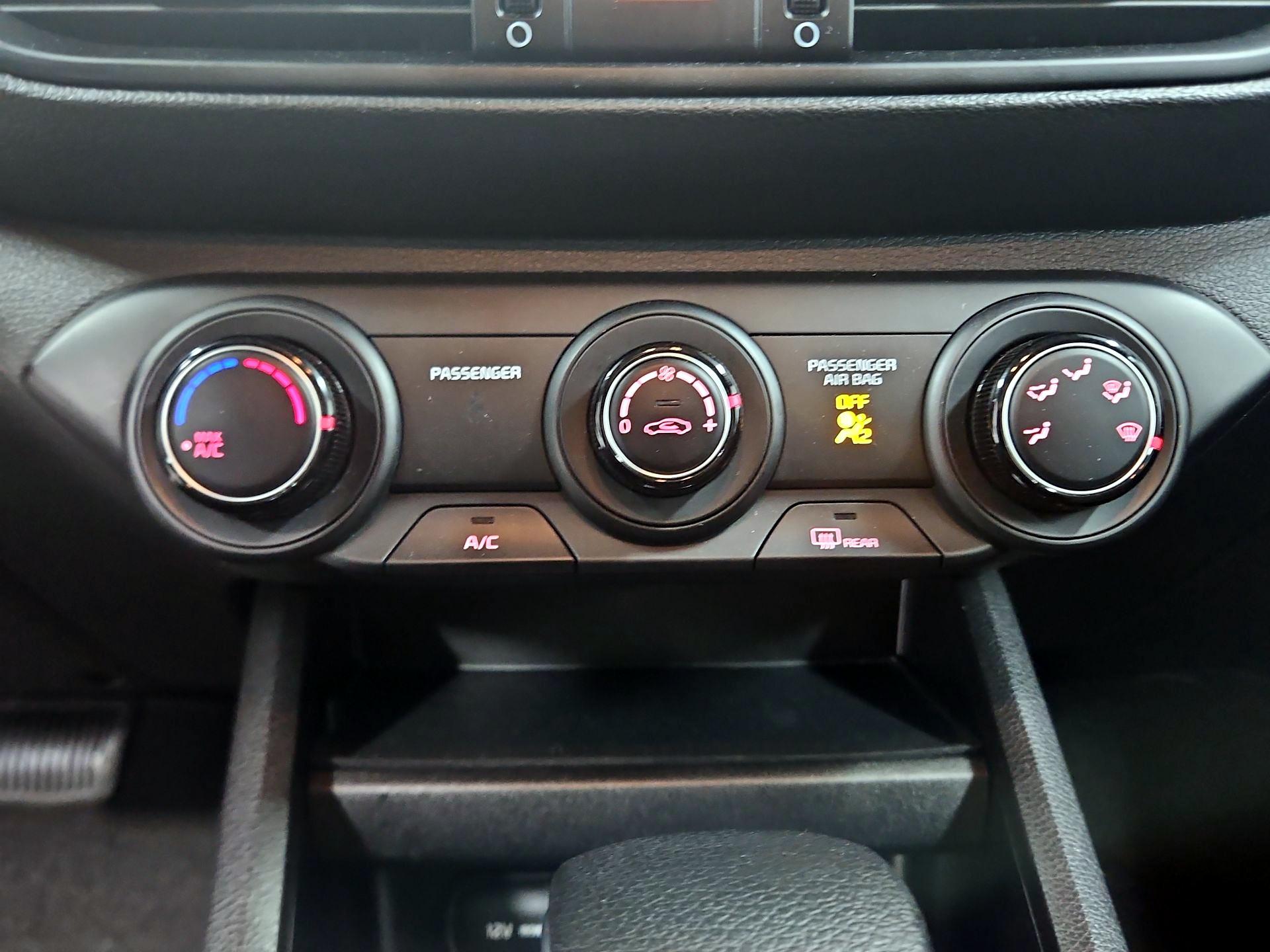 Thumbnail: 2023 Kia Forte - 16