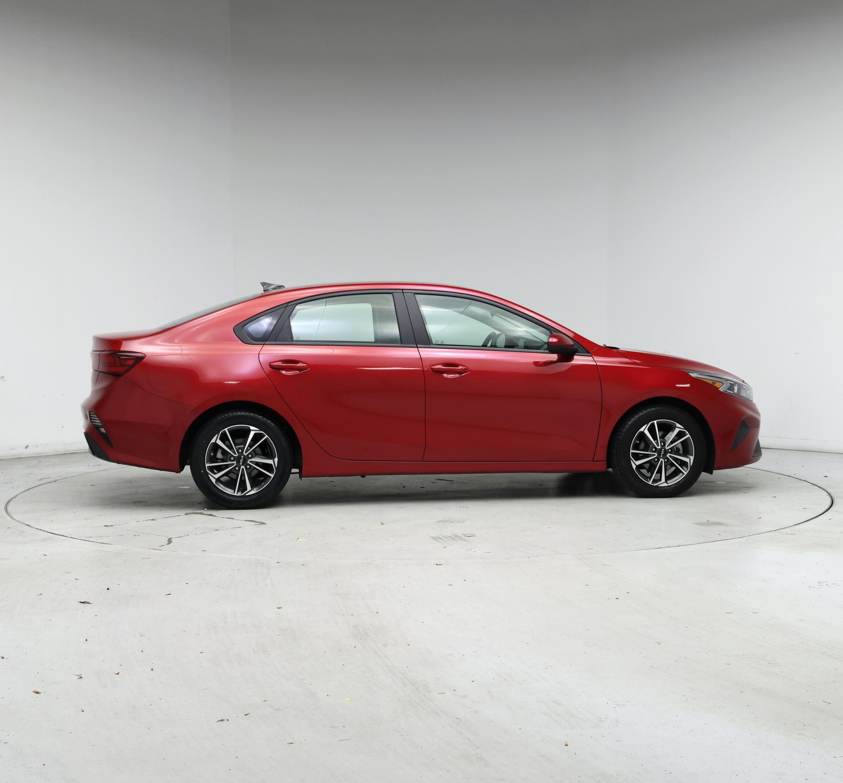 Thumbnail: 2023 Kia Forte - 7