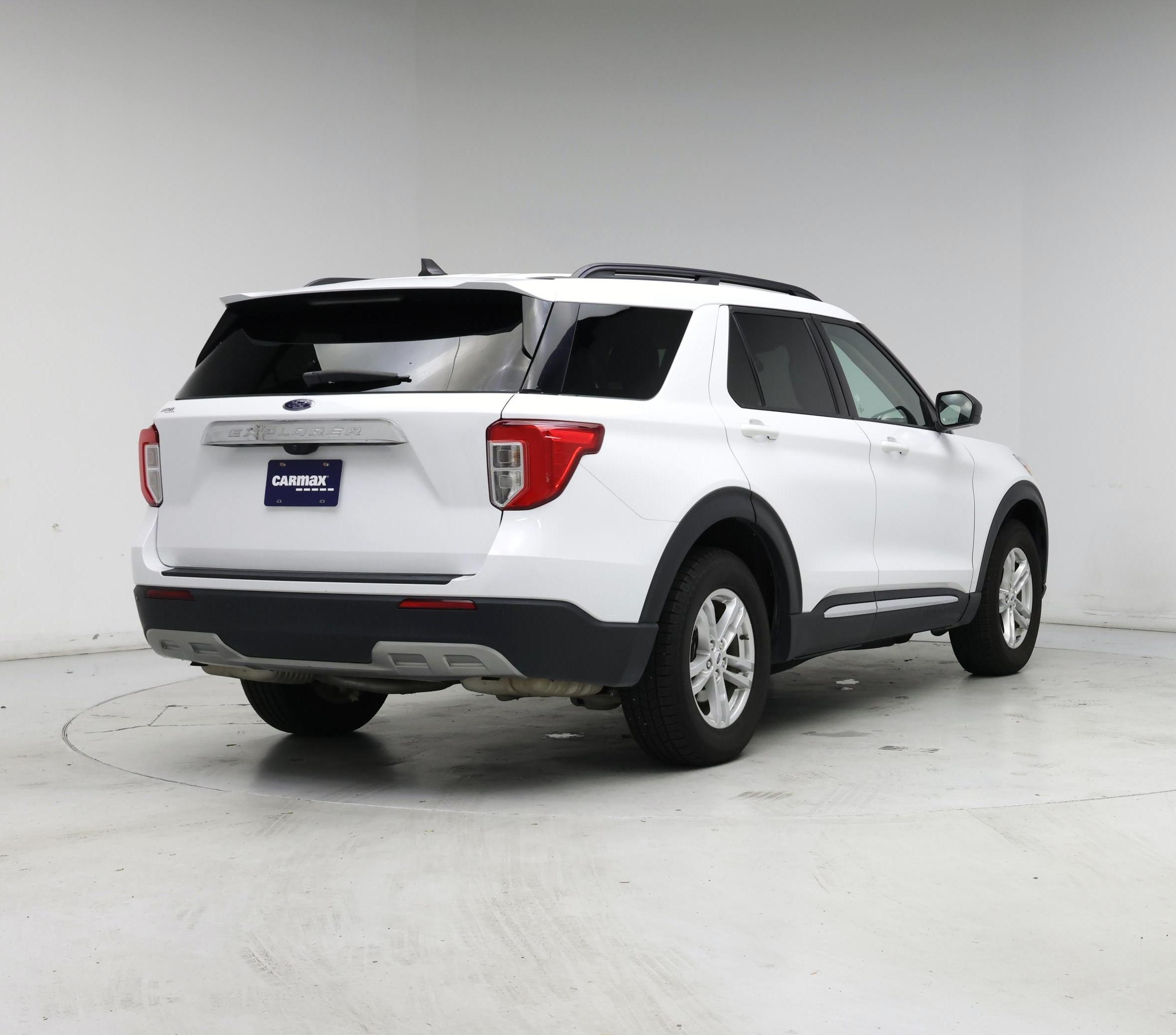Thumbnail: 2023 Ford Explorer - 8