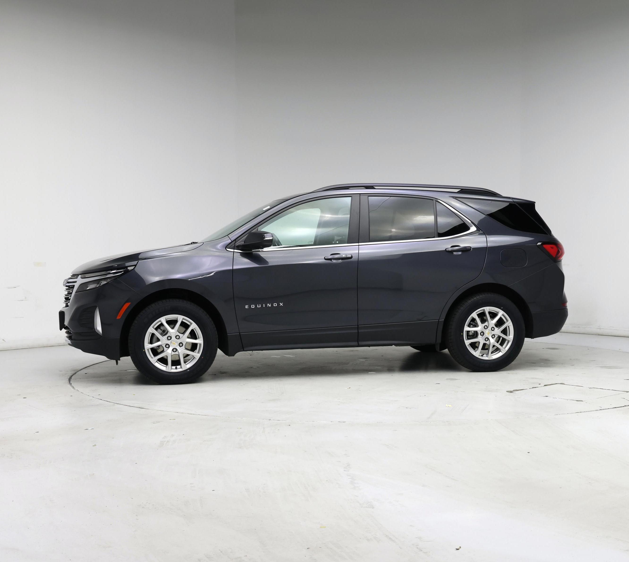 Thumbnail: 2022 Chevrolet Equinox - 3