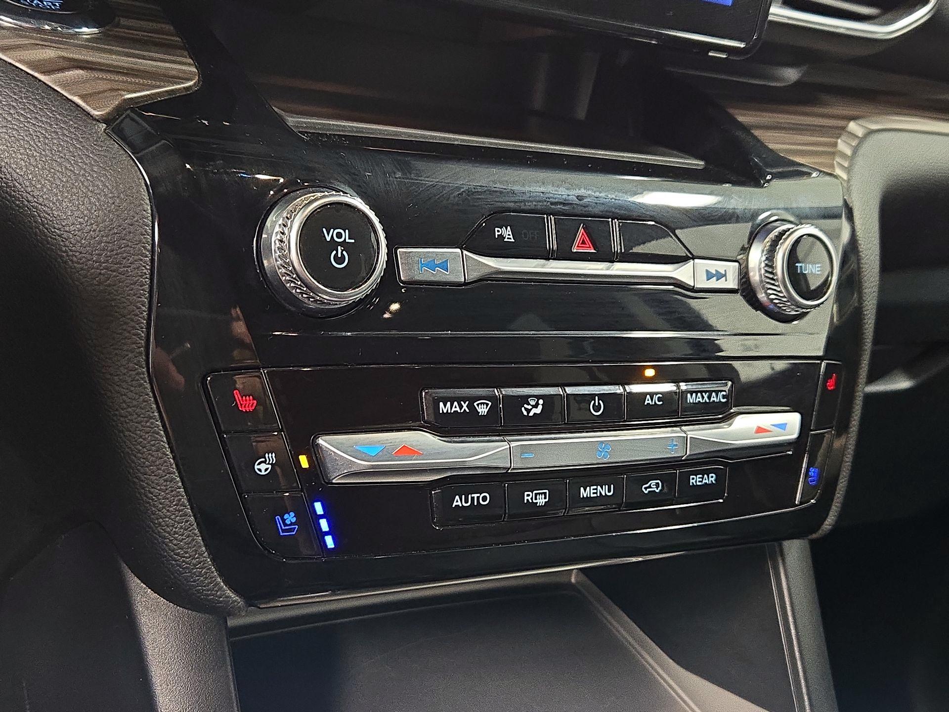 Thumbnail: 2023 Ford Explorer - 17