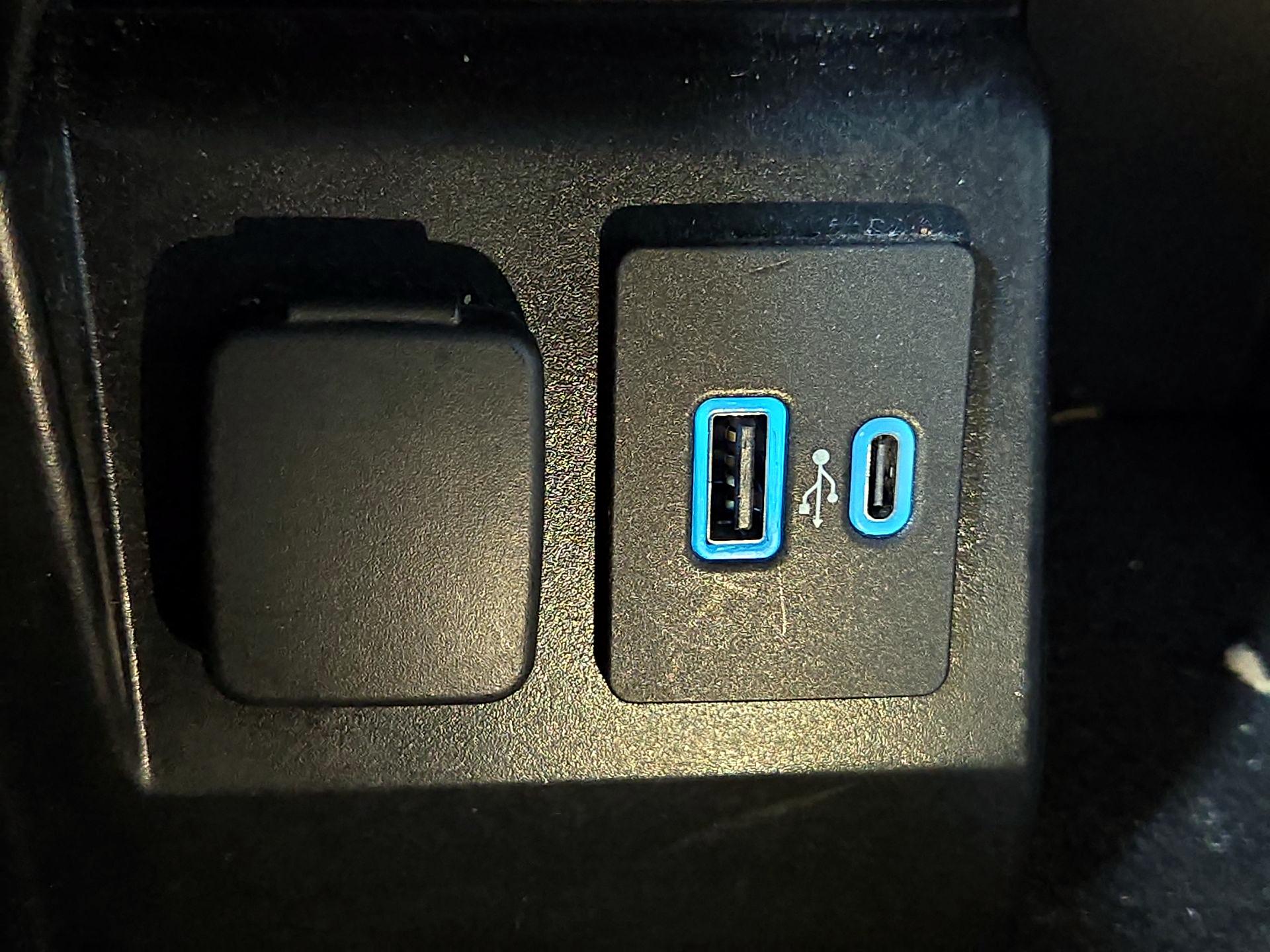 Thumbnail: 2023 Ford Explorer - 19