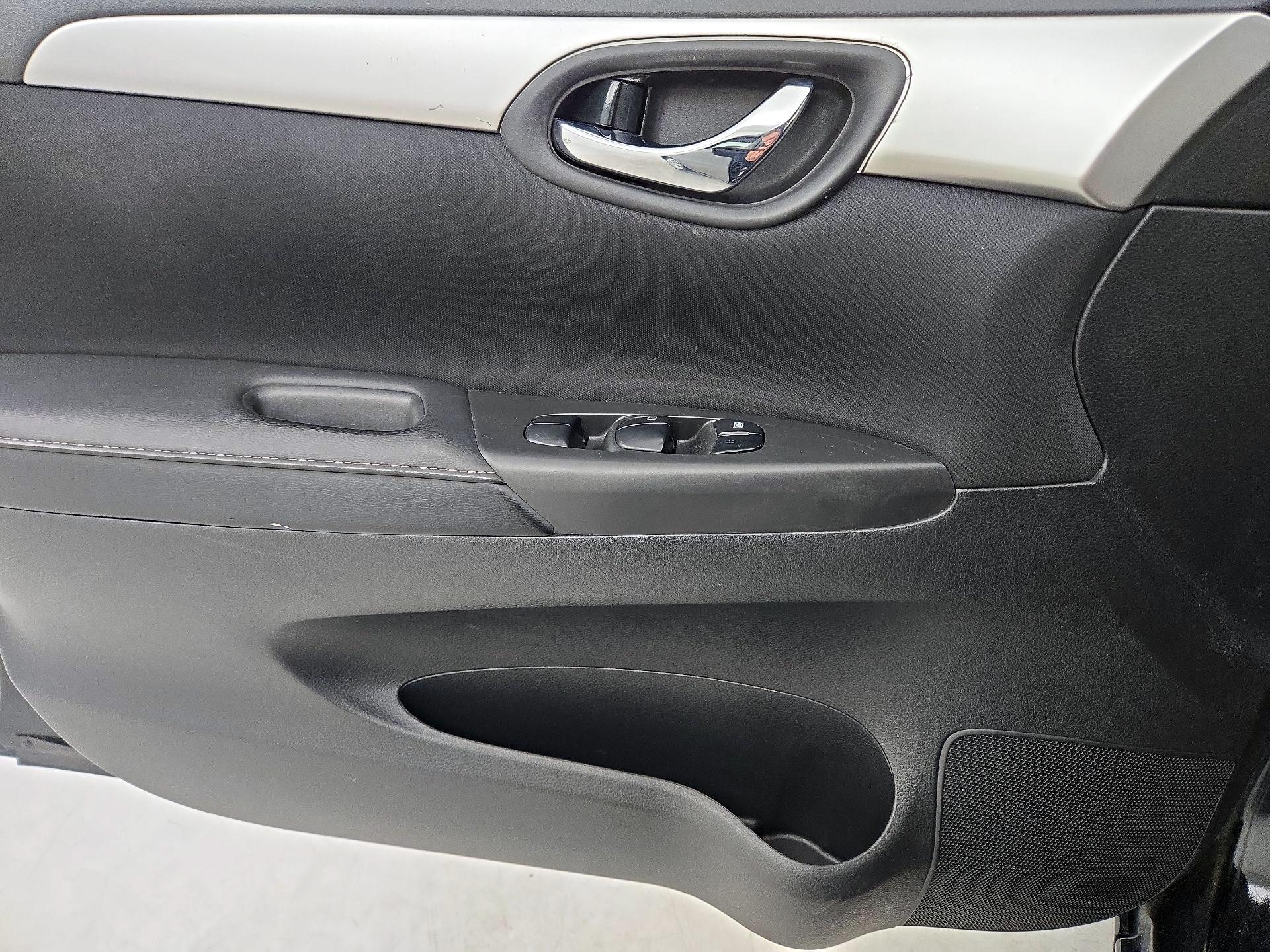 Thumbnail: 2019 Nissan Sentra - 12