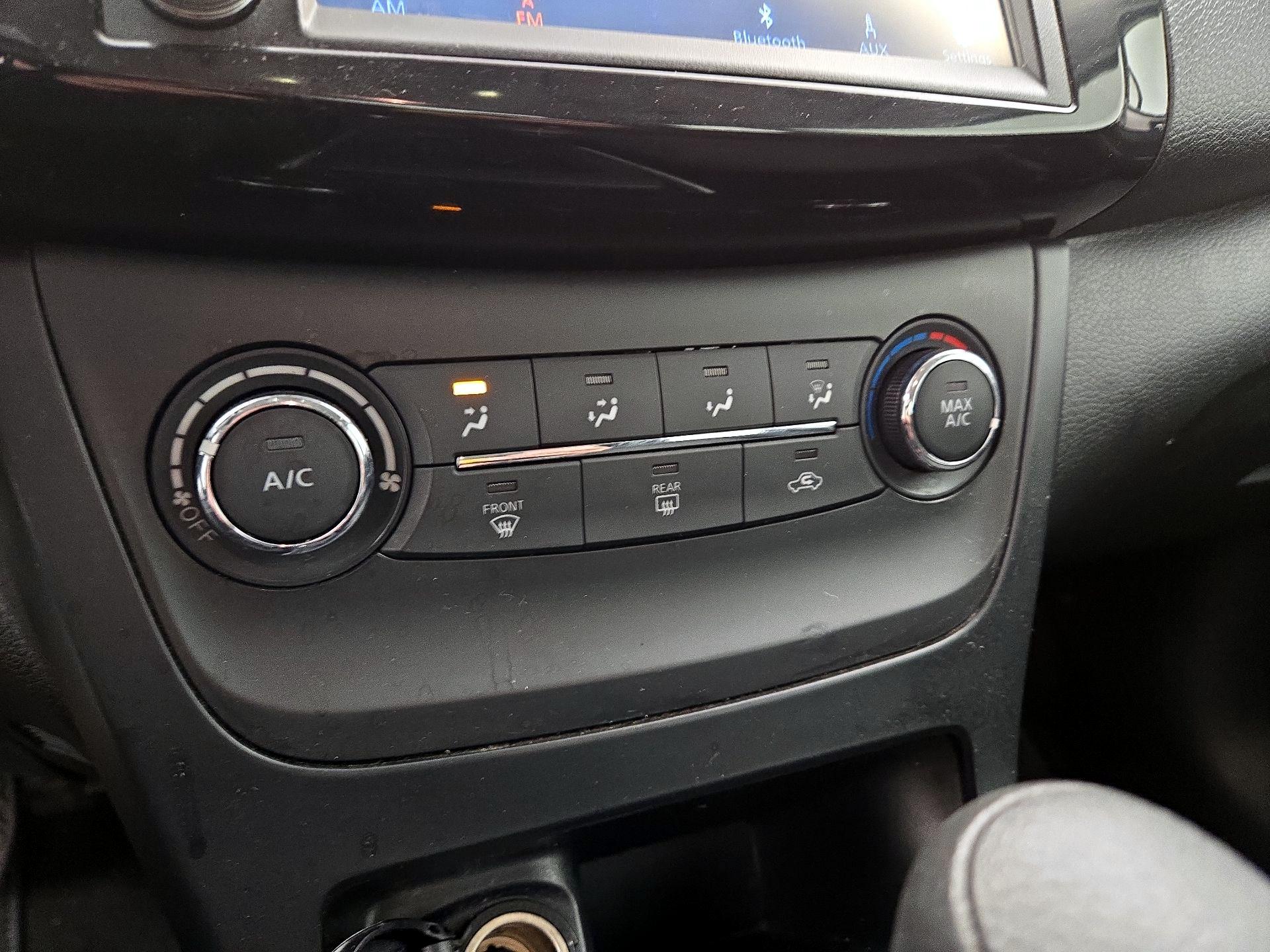 Thumbnail: 2019 Nissan Sentra - 16